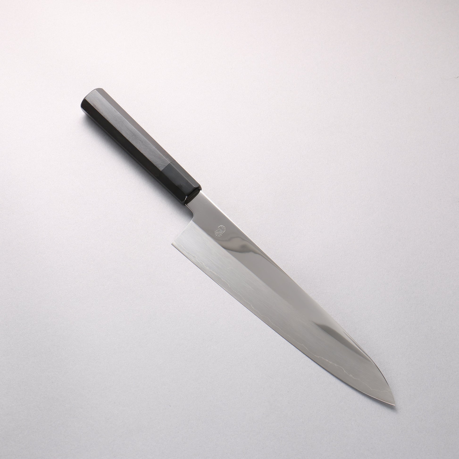 重陽 銀三鋼 鏡面仕上げ 牛刀包丁 240mm 黒檀　(口輪：黒水牛)柄