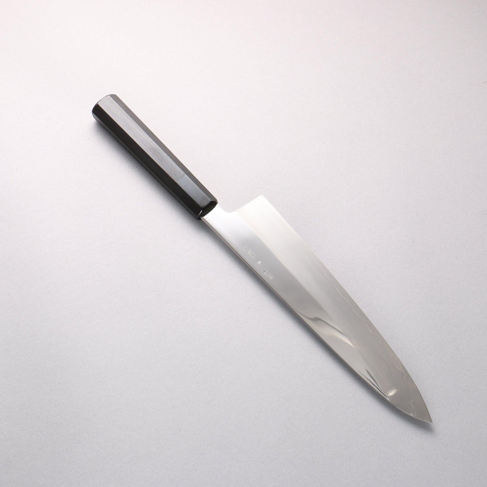 重陽 銀三鋼 鏡面仕上げ 牛刀包丁 240mm 黒檀　(口輪：黒水牛)柄