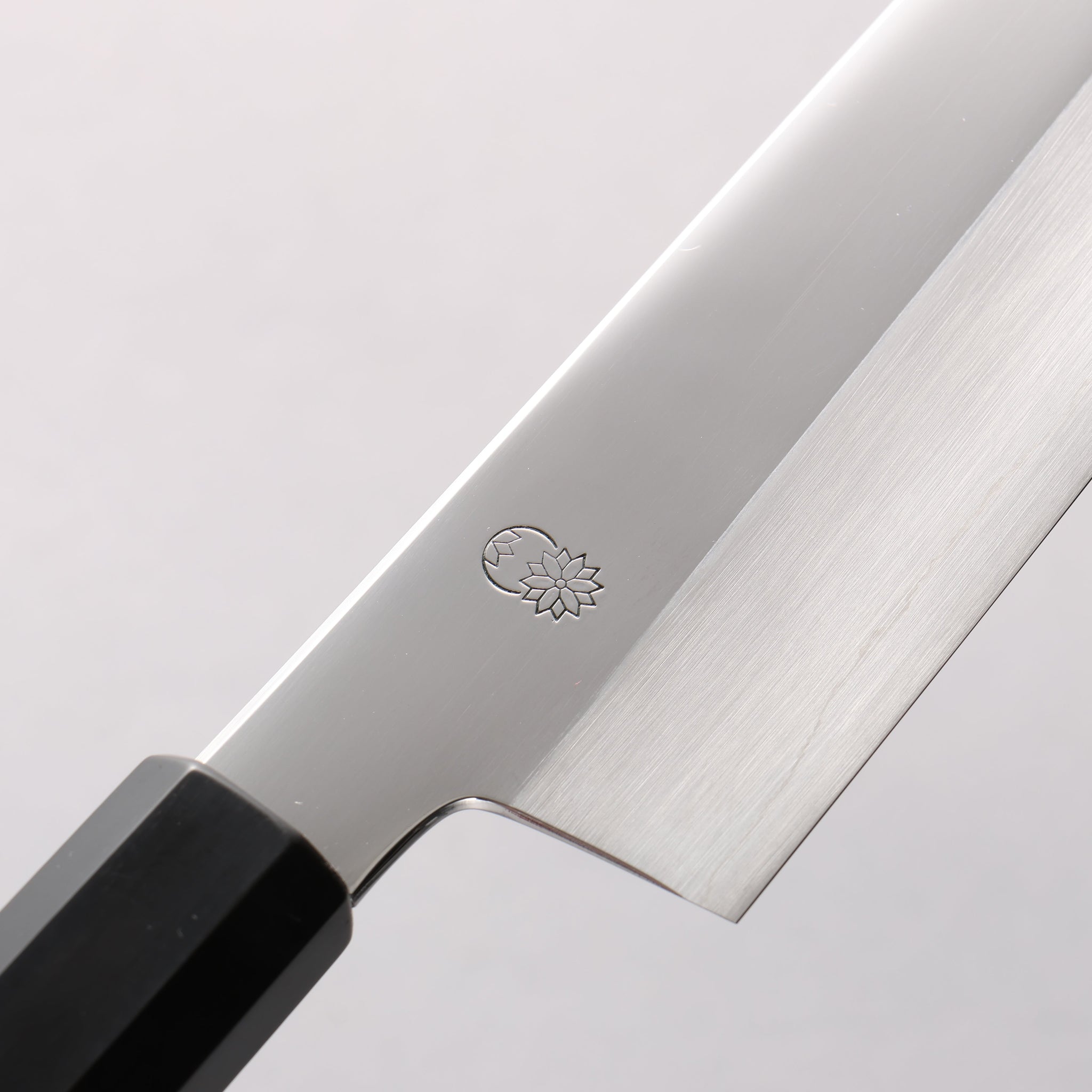 重陽 銀三鋼 鏡面仕上げ 切付牛刀包丁 210mm 黒檀 (口輪：黒水牛)柄 - 清助刃物