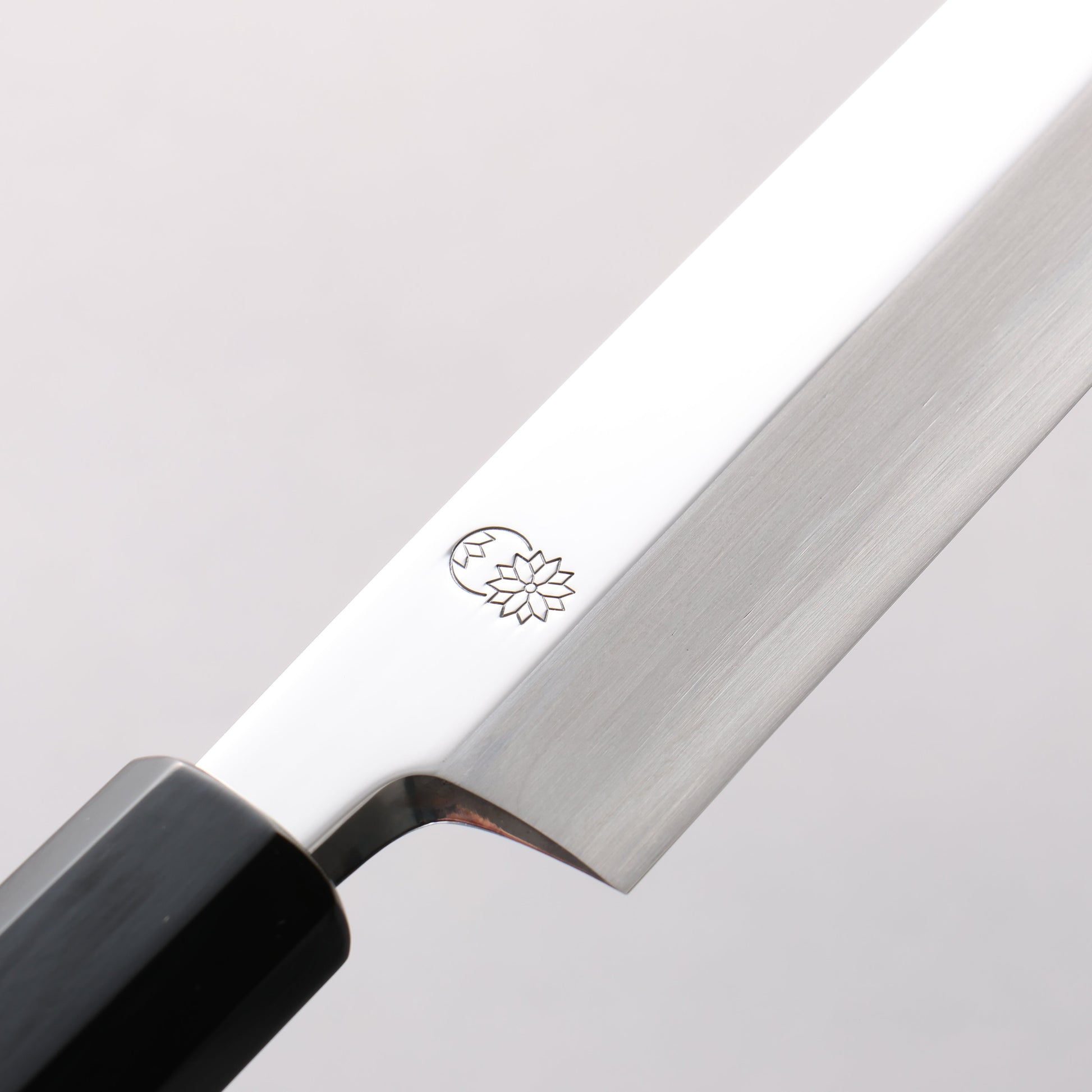 重陽 白鋼 鏡面仕上げ 柳刃包丁 270mm 黒檀　(口輪：黒水牛)柄
