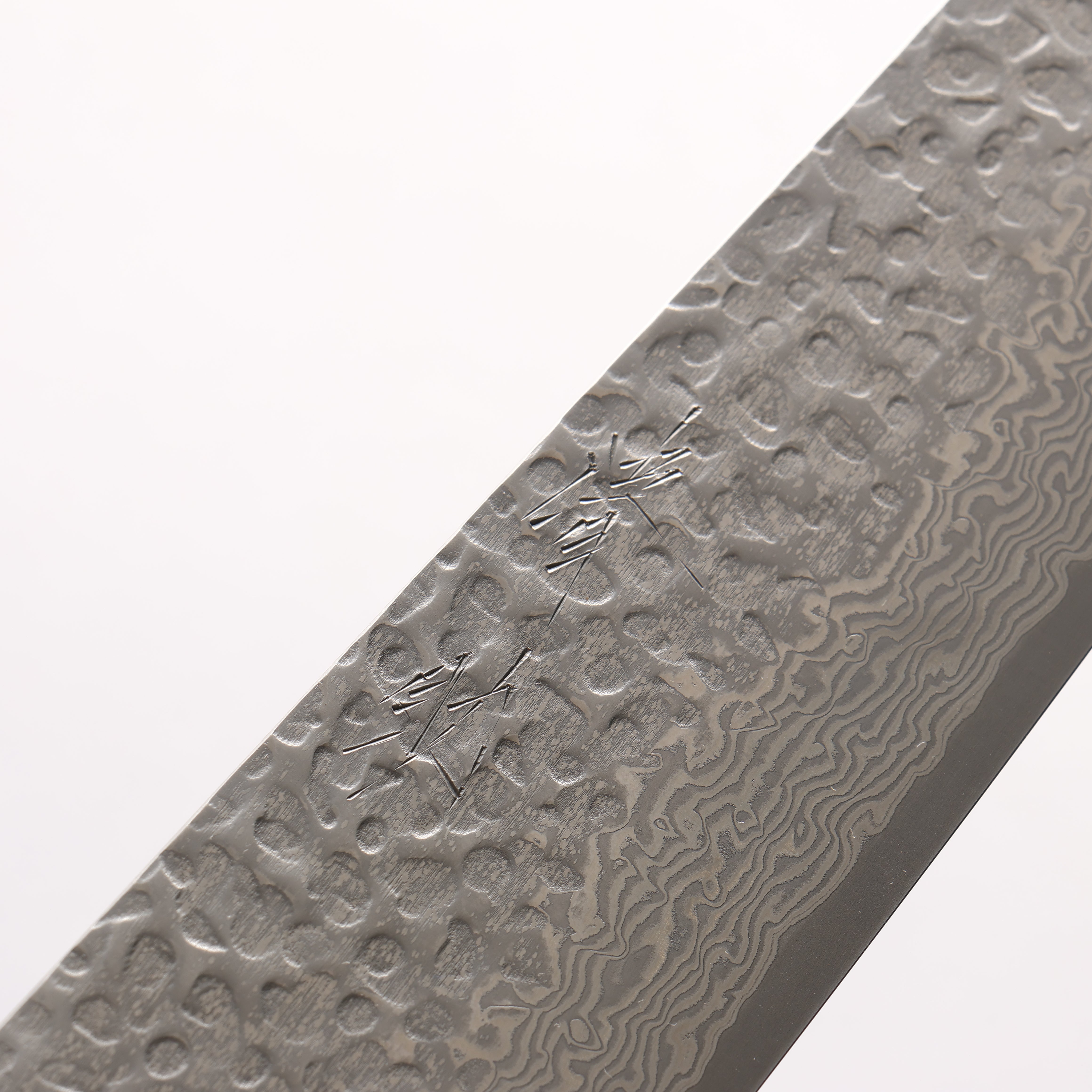 清助 銀三鋼 鎚目 ダマスカス マット 切付牛刀包丁 210mm ウォルナット (両側青口輪)柄 - 清助刃物