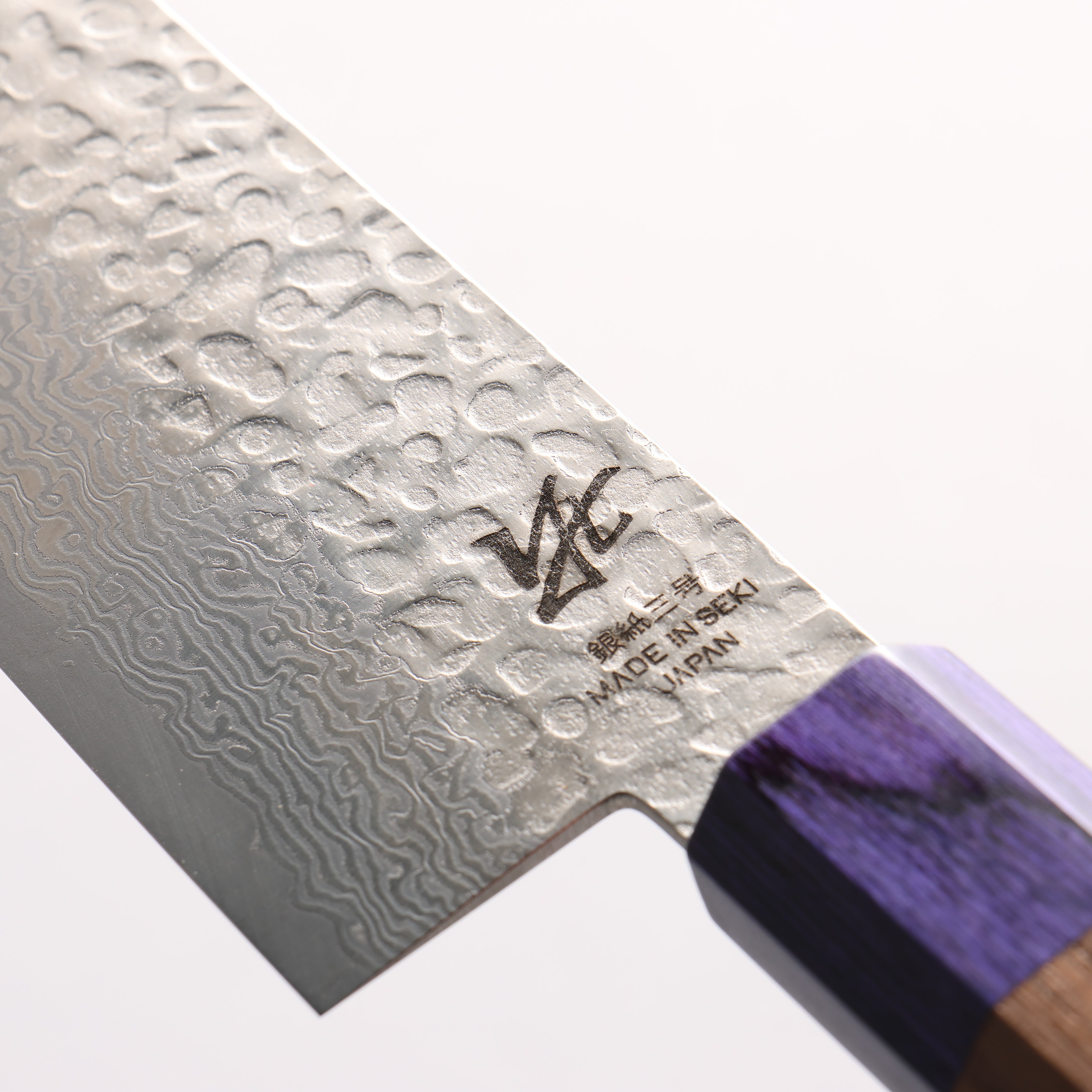 清助 銀三鋼 鎚目 ダマスカス マット 切付牛刀包丁 210mm ウォルナット (両側青口輪)柄 - 清助刃物