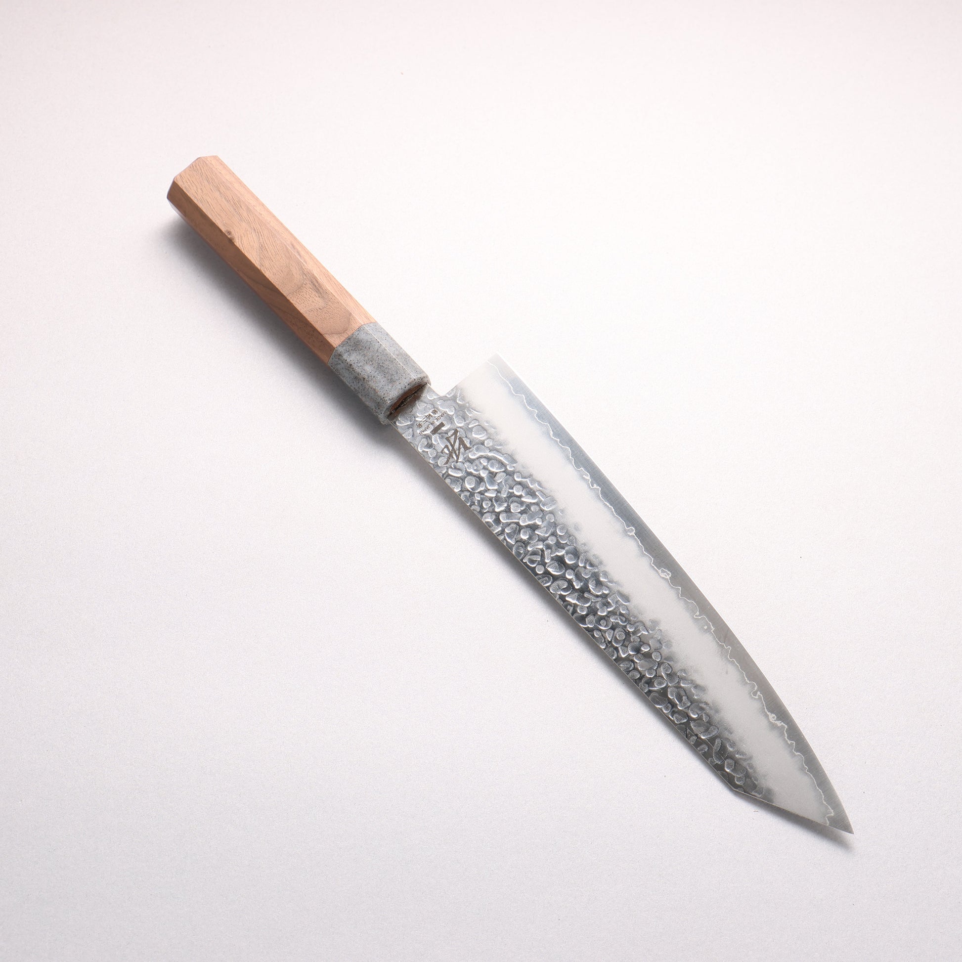 清助 銀三鋼 鎚目 切付牛刀包丁 210mm ウォールナット（口輪：グレー樹脂）柄