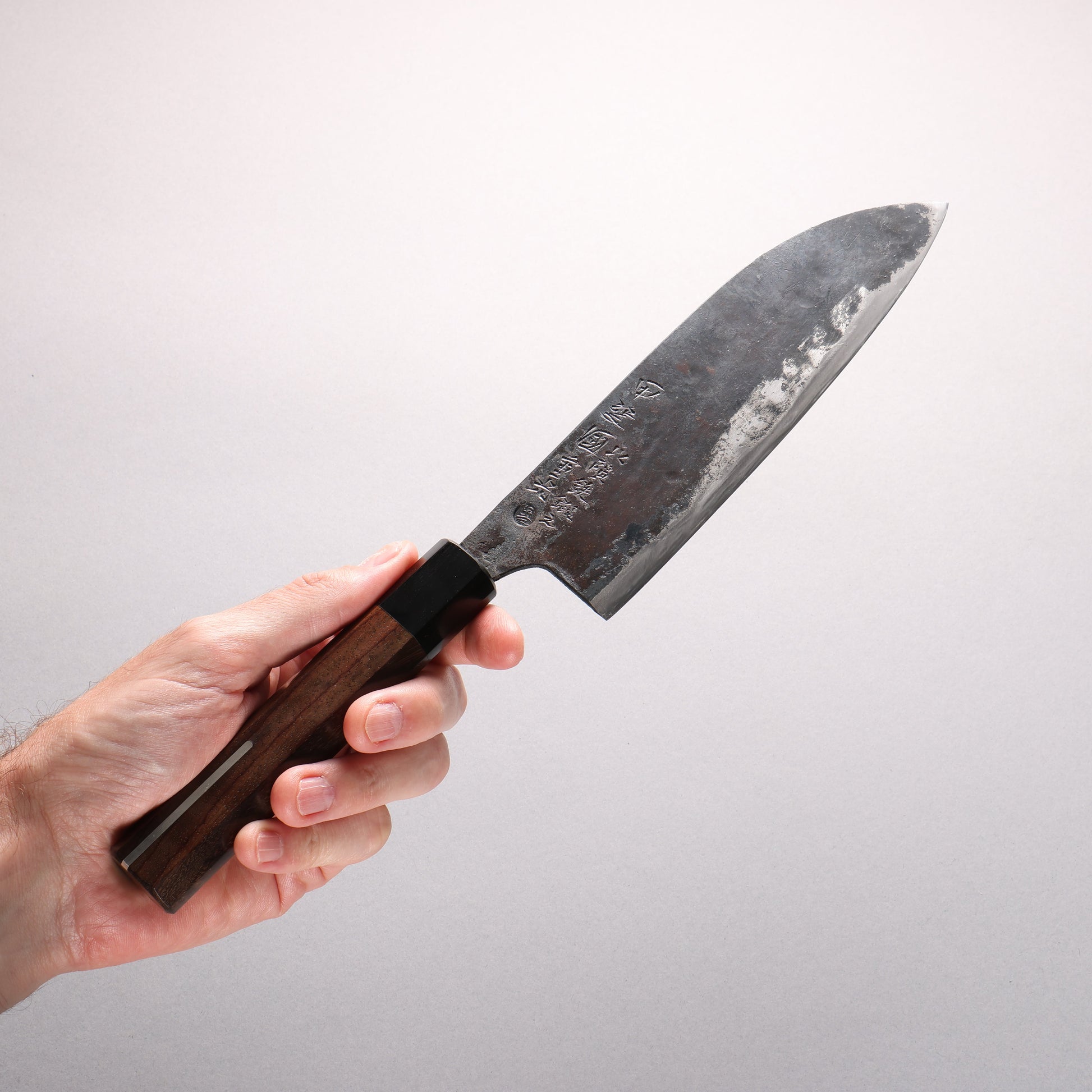 伊藤重光 玉鋼 隕石クラッド 黒仕上げ 三徳包丁 180mm 紫檀 (口輪：黒合板/＋銀ライン)柄