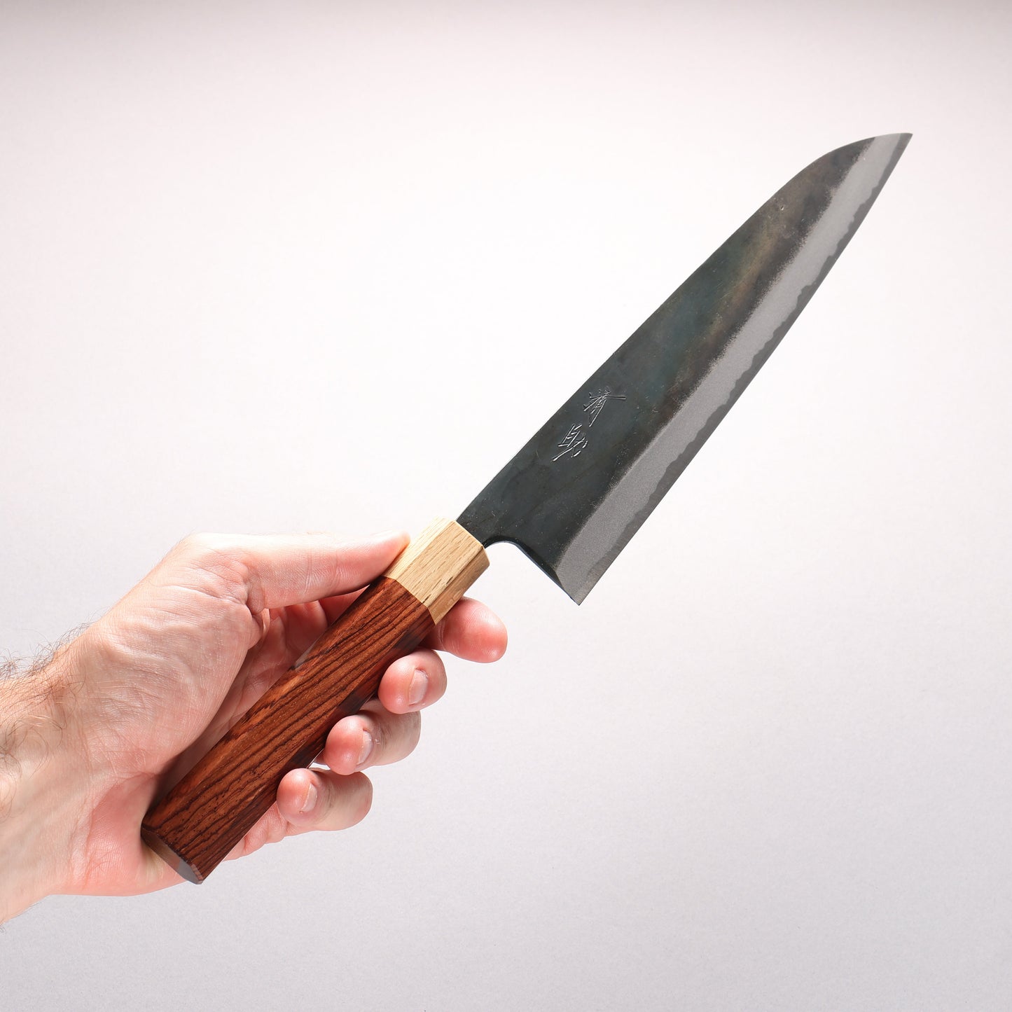 清助 青一鋼 黒仕上げ 切付牛刀包丁 240mm 紫檀　(口輪：樫)柄