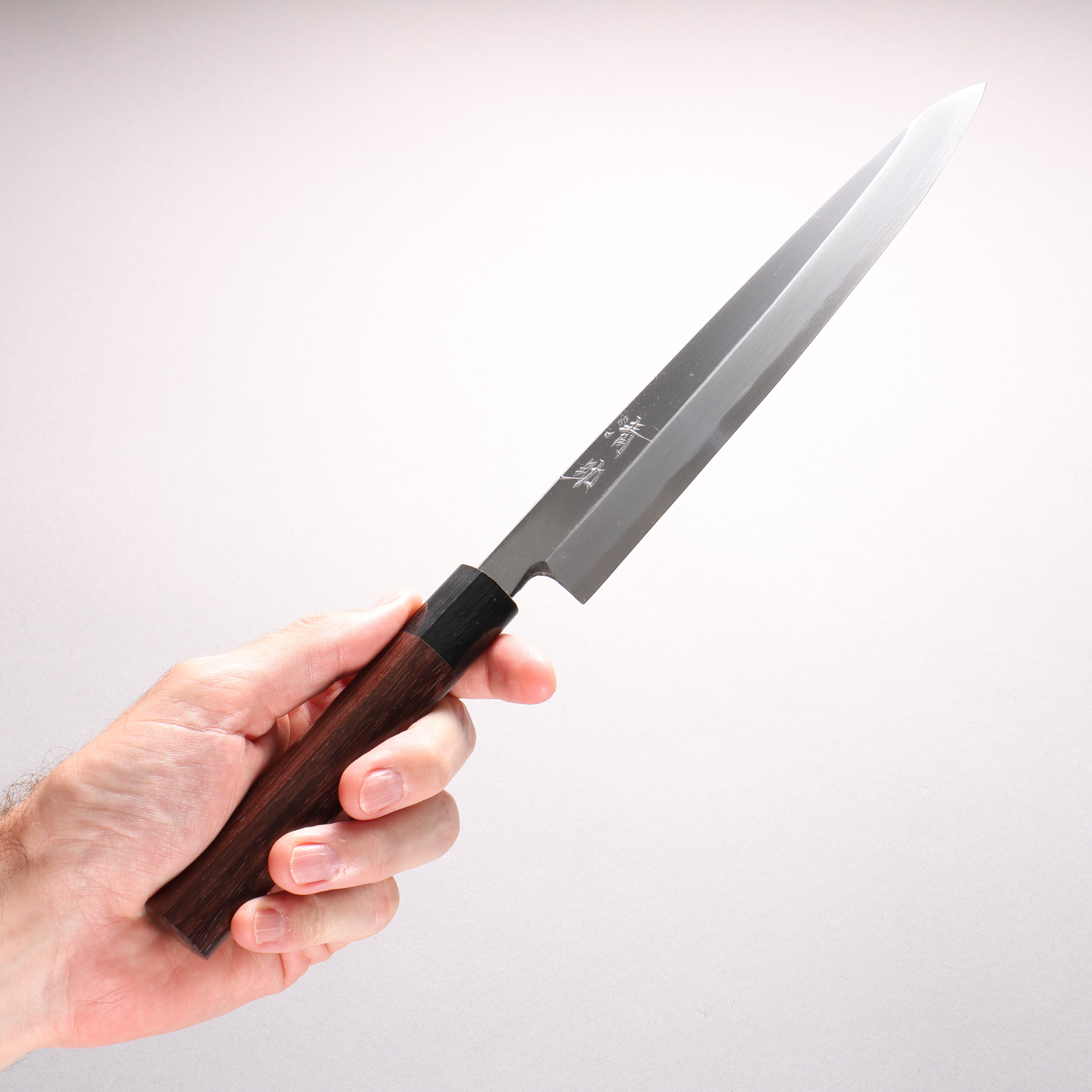 清助 白鋼 霞研 柳刃包丁 240mm 紫檀 (口輪：黒合板) しのぎ柄 - 清助刃物