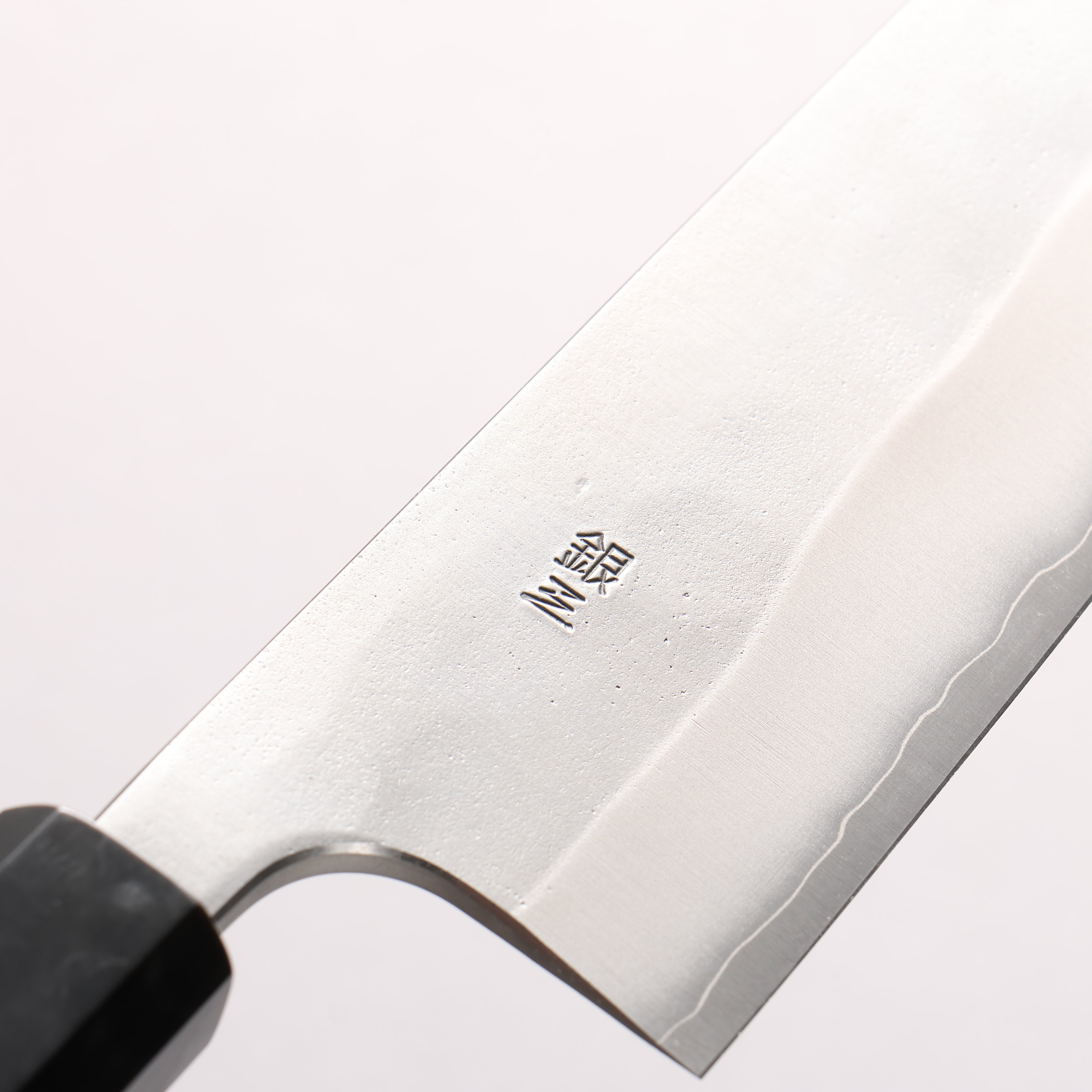 山本 直 銀三鋼 梨地 三徳包丁 165mm ウォルナット (口輪：黒水牛角)柄 - 清助刃物