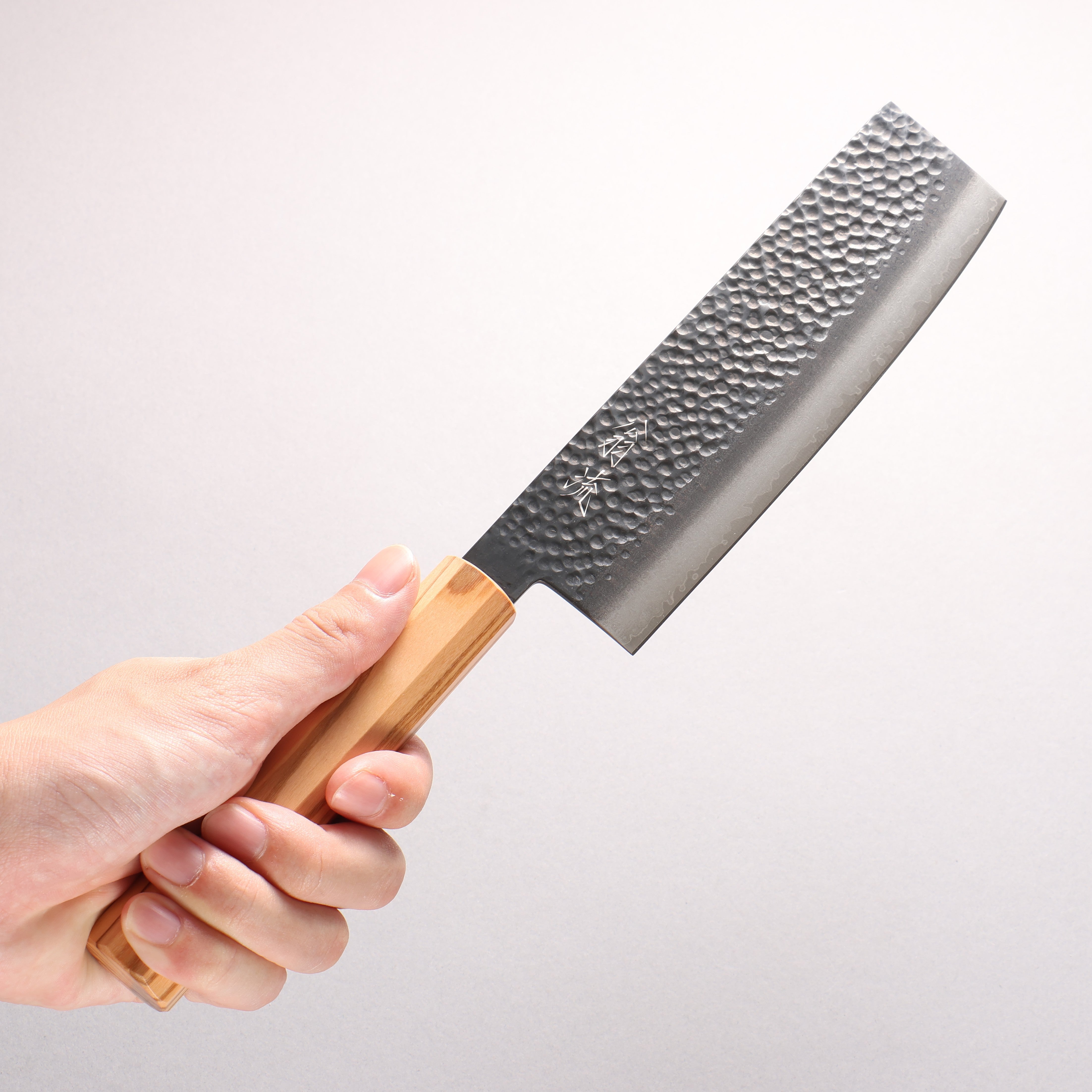 翁流 V金10号 鎚目 ダマスカス 黒染 菜切包丁 170mm オリーブの木柄 - 清助刃物