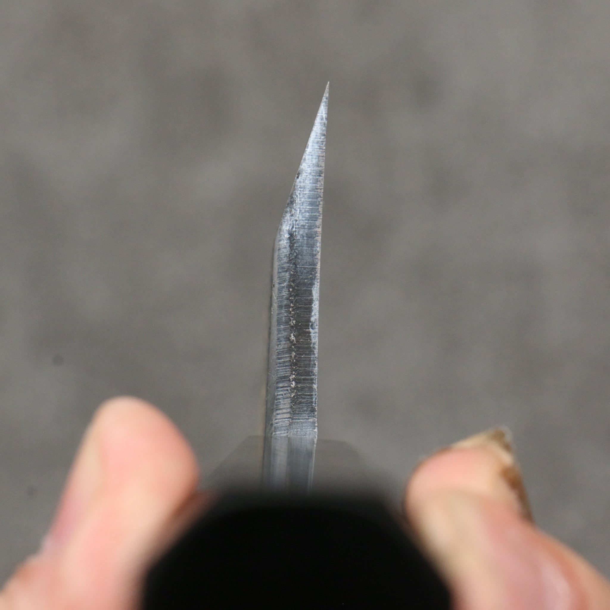 堺 孝行 窪田金彫刻 五重塔 白ニ鋼 黒仕上げ 出刃包丁 165mm 黒檀柄 - 清助刃物