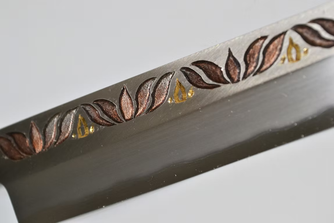 堺 孝行 窪田金属飾刻 蓮の花 白鋼 霞研 柳刃包丁 270mm 朴 (口輪：水牛)柄