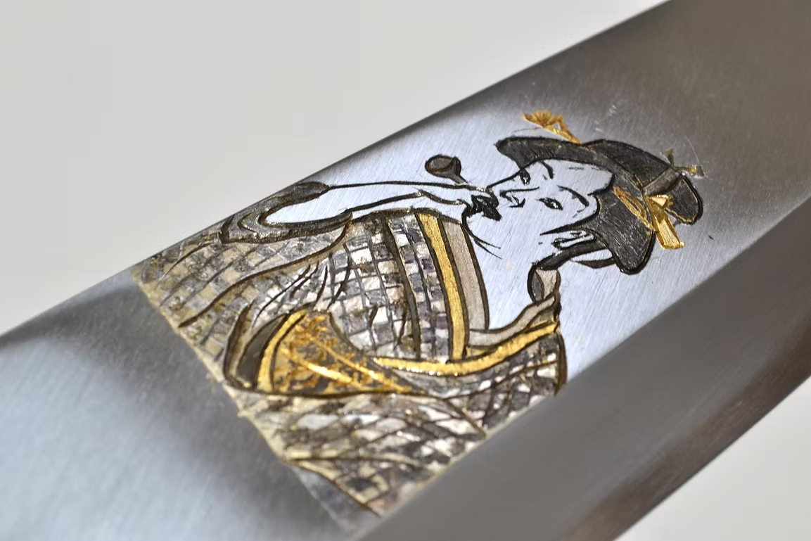 堺 孝行 窪田金属飾刻 浮世絵　女 白鋼 霞研 出刃包丁 210mm 朴 (口輪：水牛)柄