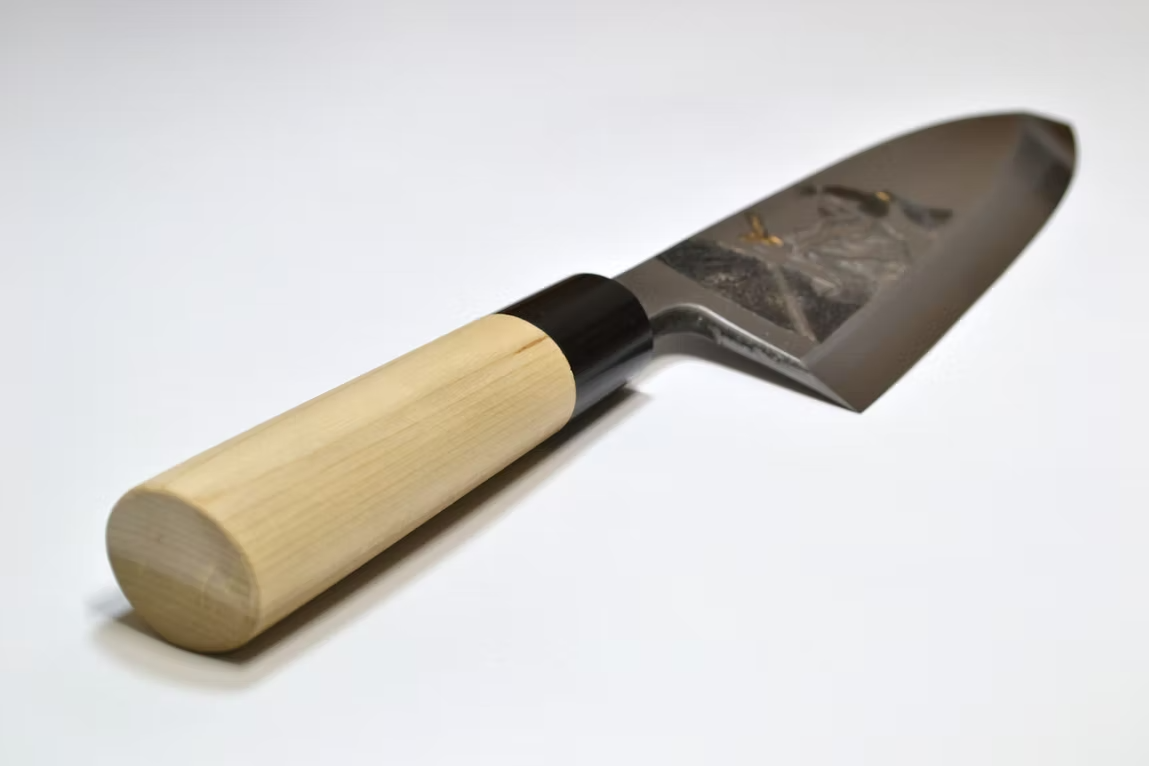 堺 孝行 窪田金属飾刻 武士の一分 白鋼 霞研 出刃包丁 240mm 朴 (口輪：水牛)柄
