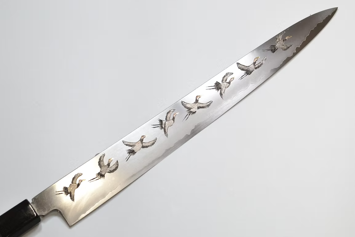 堺 孝行 窪田金属飾刻 鶏群一鶴 銀三鋼 筋引包丁 270mm 黒檀　(口輪：黒水牛銀輪)柄