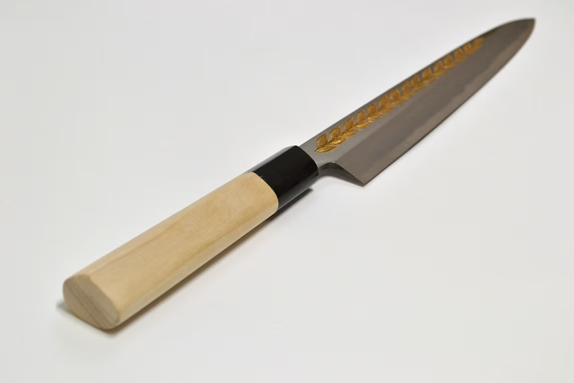 堺 孝行 窪田金彫刻 月桂樹 白鋼 霞研 柳刃包丁 270mm 朴 (口輪：水牛)柄