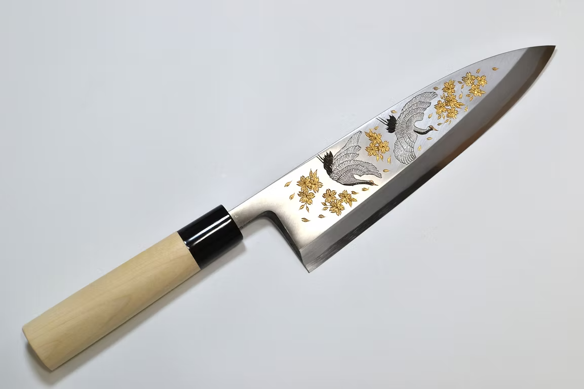 堺 孝行 窪田金属飾刻 舞鶴 白鋼 霞研 出刃包丁 240mm 朴 (口輪：水牛)柄