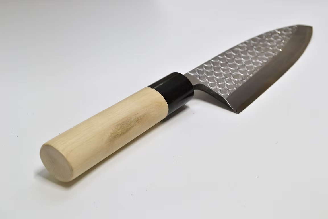 堺 孝行 窪田彫刻 七宝 白鋼 霞研 出刃包丁 165mm 朴 (口輪：水牛)柄