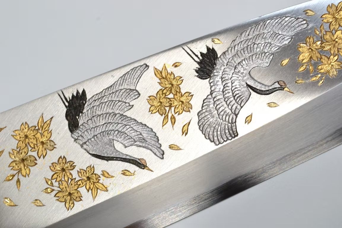 堺 孝行 窪田金属飾刻 舞鶴 白鋼 霞研 出刃包丁 240mm 朴 (口輪：水牛)柄