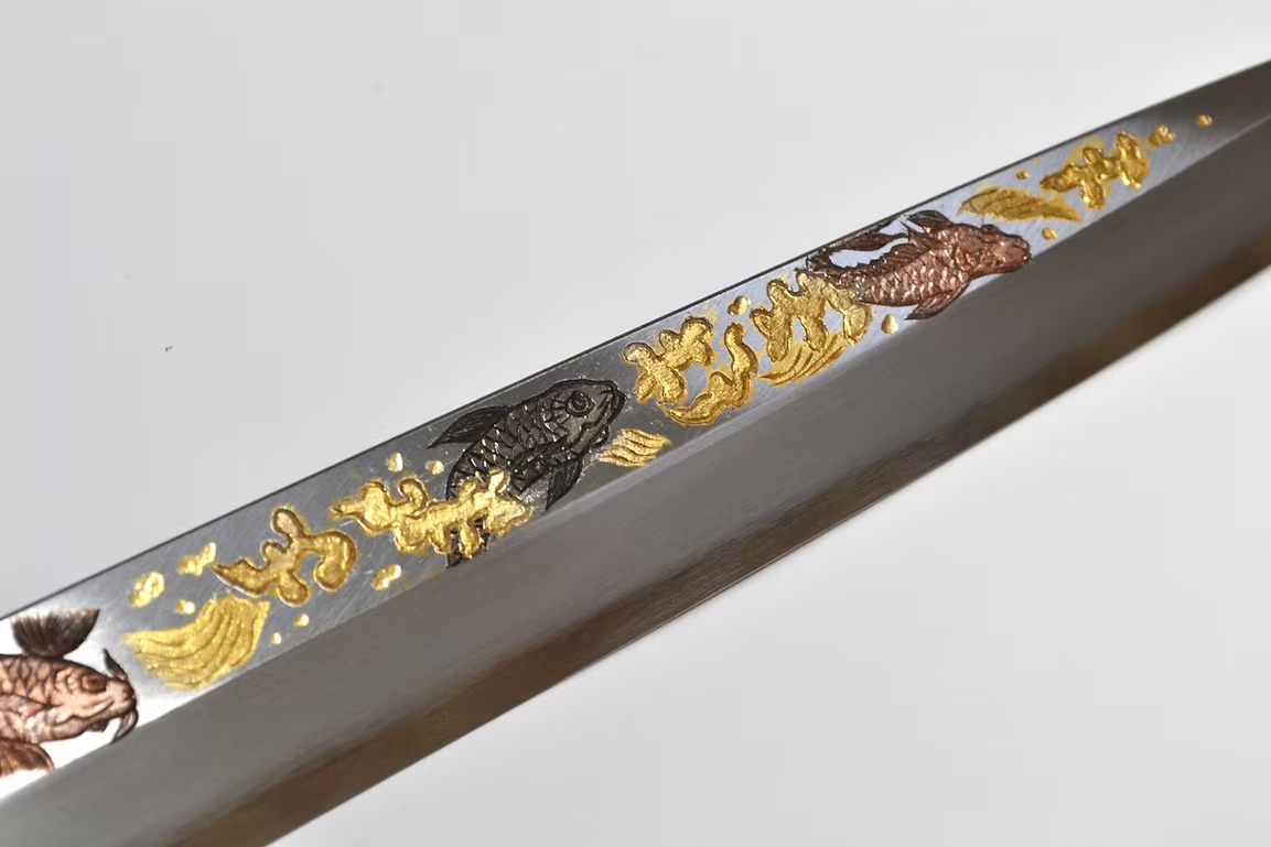 堺 孝行 窪田金属飾刻 昇鯉 白鋼 霞研 柳刃包丁 270mm 朴 (口輪：水牛)柄