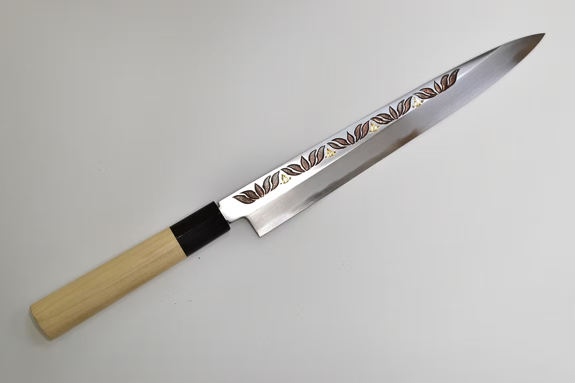堺 孝行 窪田金属飾刻 蓮の花 白鋼 霞研 柳刃包丁 270mm 朴 (口輪：水牛)柄