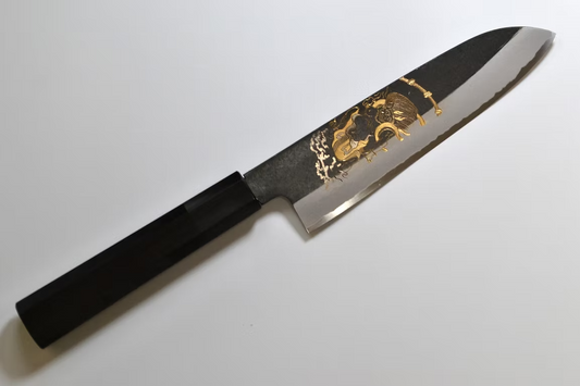 堺 孝行 窪田金彫刻 雷神 白ニ鋼 黒仕上げ 三徳包丁 180mm 黒檀 (口輪：黒水牛銀輪)柄 - 清助刃物
