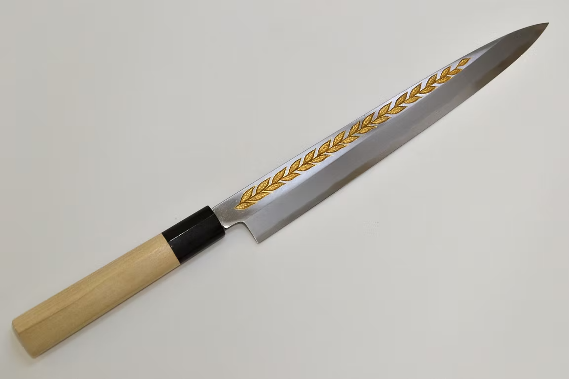 堺 孝行 窪田金彫刻 月桂樹 白鋼 霞研 柳刃包丁 270mm 朴 (口輪：水牛)柄