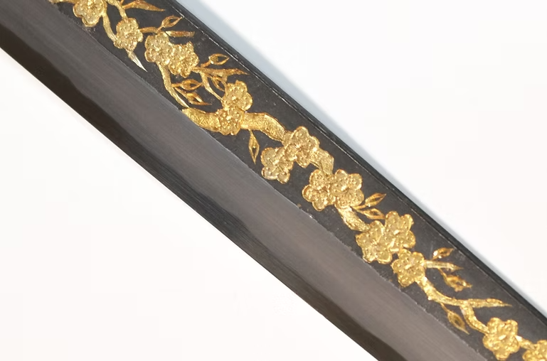 堺 孝行 窪田金彫刻 梅花 白ニ鋼 黒仕上げ 柳刃包丁 270mm 黒檀　(口輪：黒水牛銀輪)柄