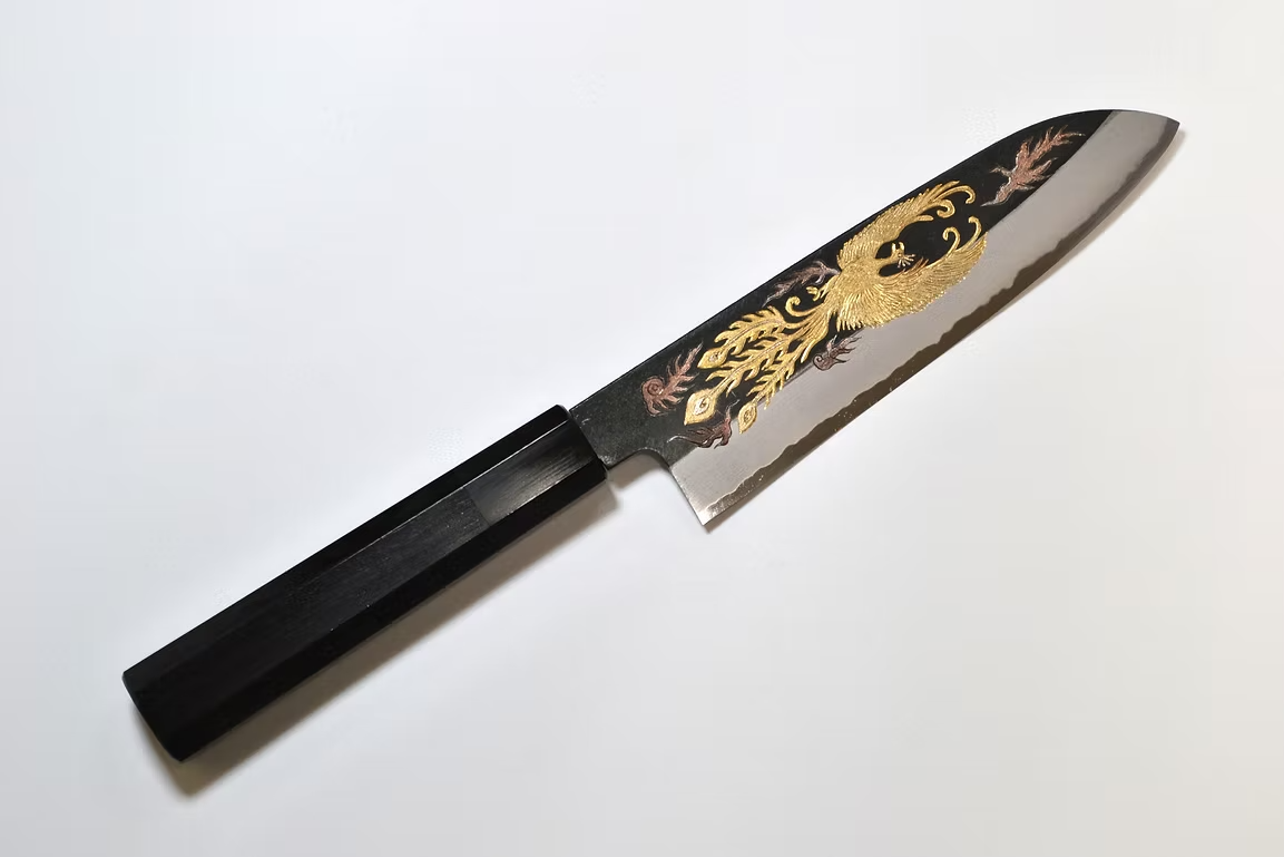 堺 孝行 窪田金属飾刻 鳳凰 白ニ鋼 黒仕上げ 三徳包丁 180mm 黒檀　(口輪：黒水牛銀輪)柄