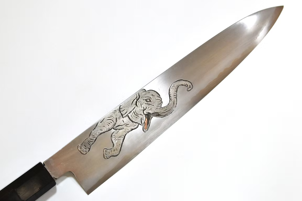 堺 孝行 窪田金属飾刻 小象 銀三鋼 牛刀包丁 240mm 黒檀　(口輪：黒水牛銀輪)柄
