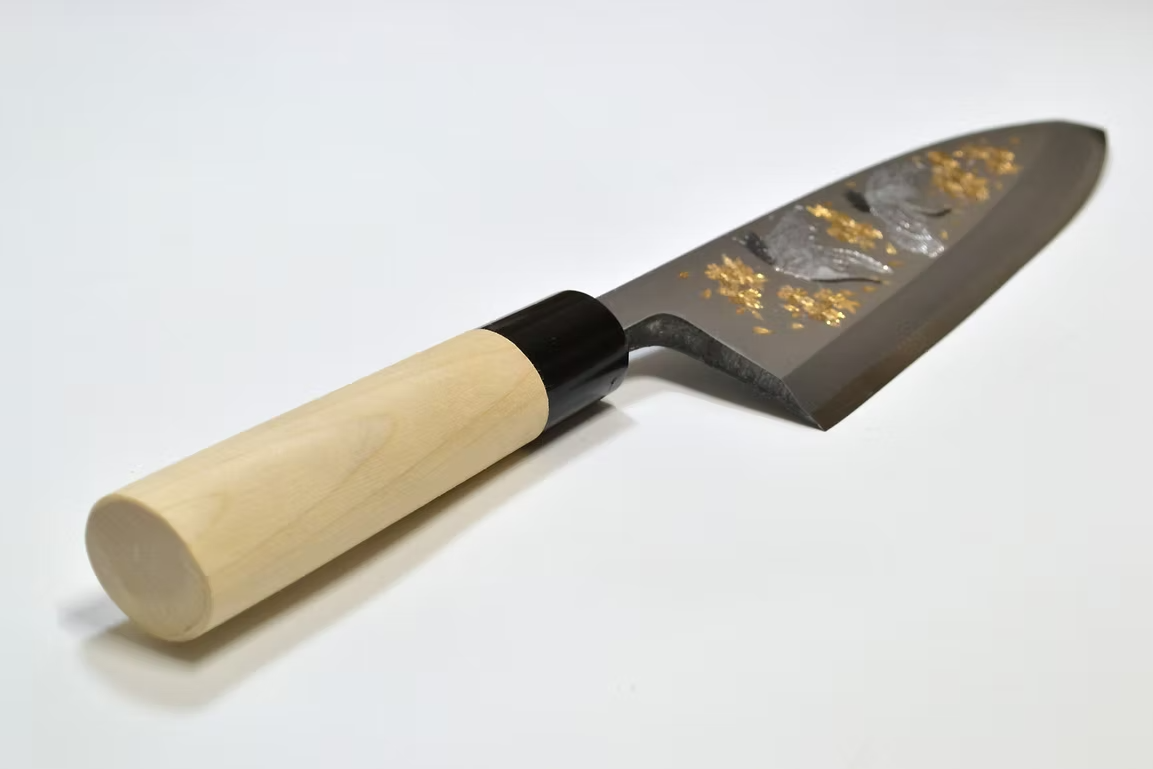 堺 孝行 窪田金属飾刻 舞鶴 白鋼 霞研 出刃包丁 240mm 朴 (口輪：水牛)柄