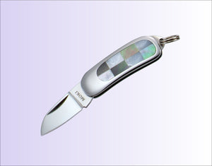 Moki Mini Pendant Pocket Knife w/ Black and White Mother of Pearl - 清助刃物