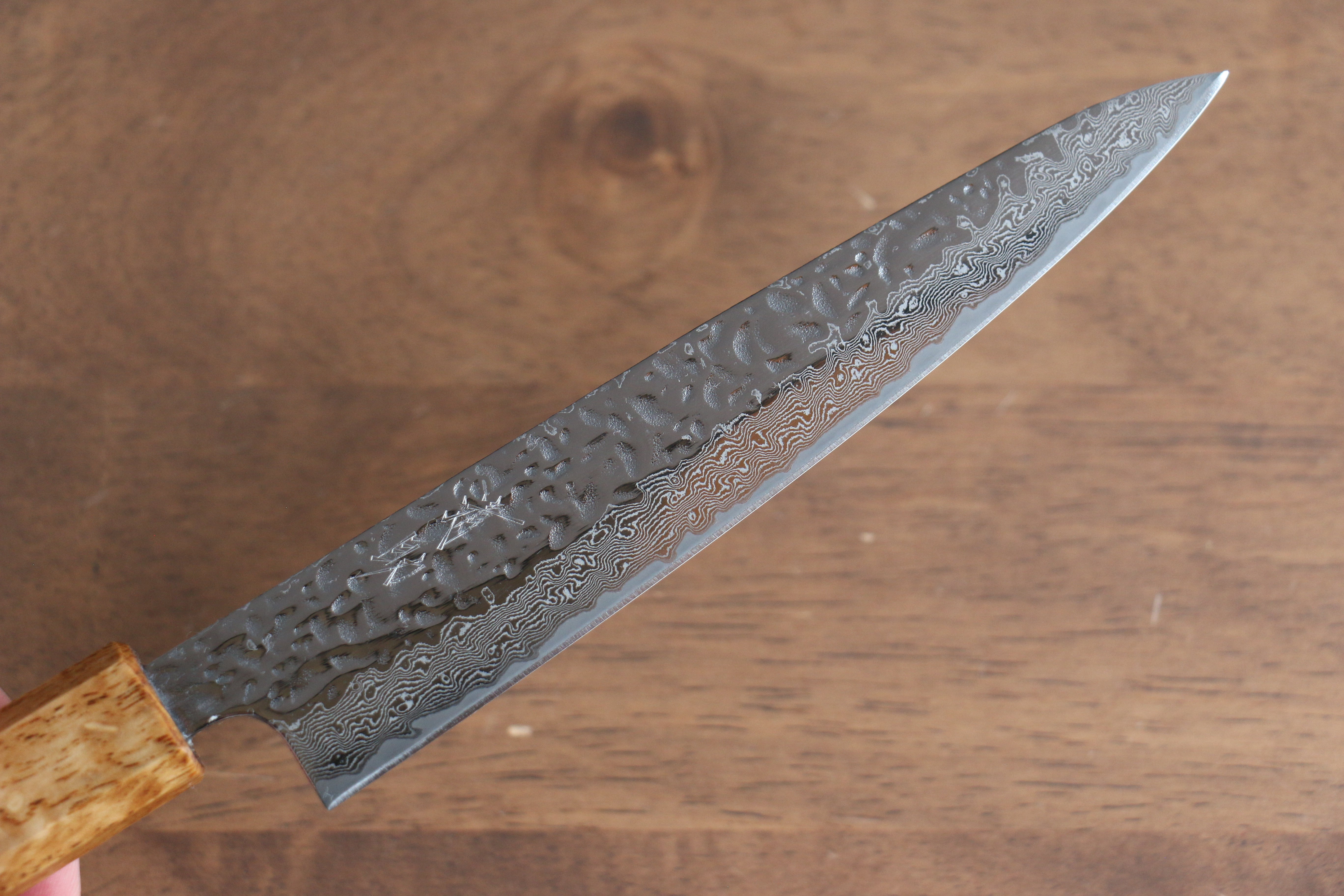 清助 月影 AUS10 磨き仕上げ 鎚目 ダマスカス ペティーナイフ 和包丁 150mm 樫柄 - 清助刃物