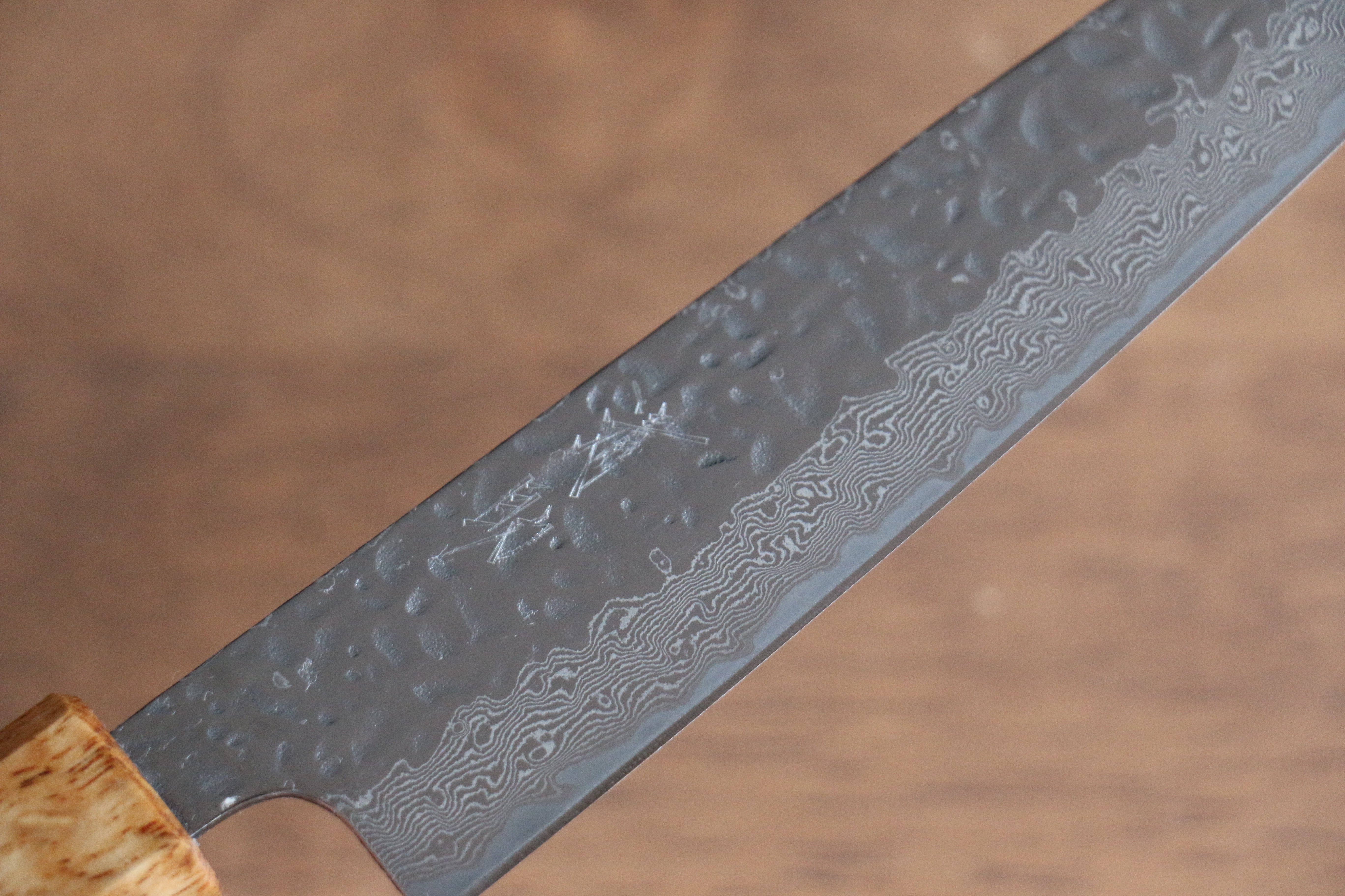 清助 月影 AUS10 磨き仕上げ 鎚目 ダマスカス ペティーナイフ 和包丁 150mm 樫柄 - 清助刃物