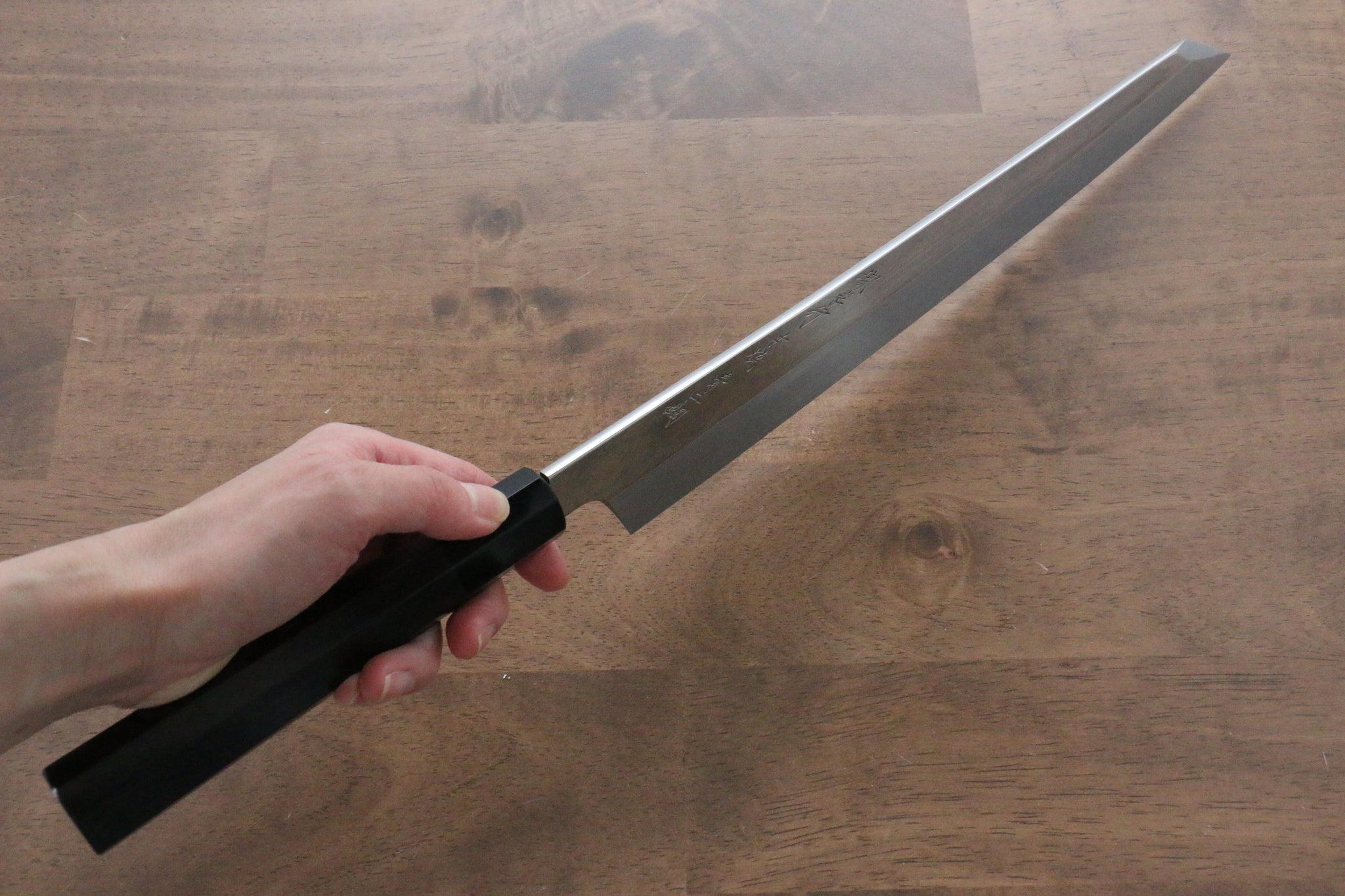 堺 孝行 飛燕 青ニ鋼 本焼 鏡面仕上げ 切付柳刃包丁  300mm 黒檀柄 鞘付き - 清助刃物