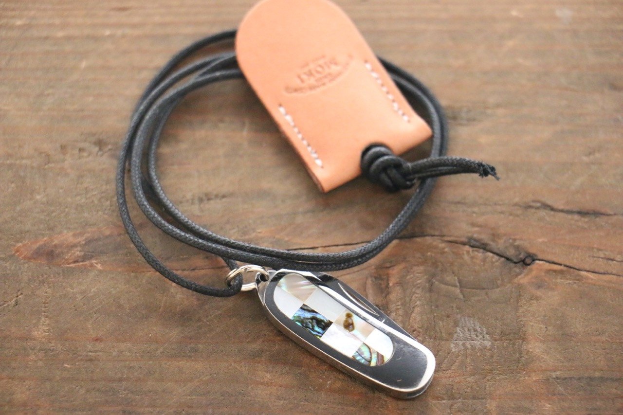 Moki Mini Pendant Pocket Knife w/ Checkered White Mother of Pearl and Abalone - 清助刃物