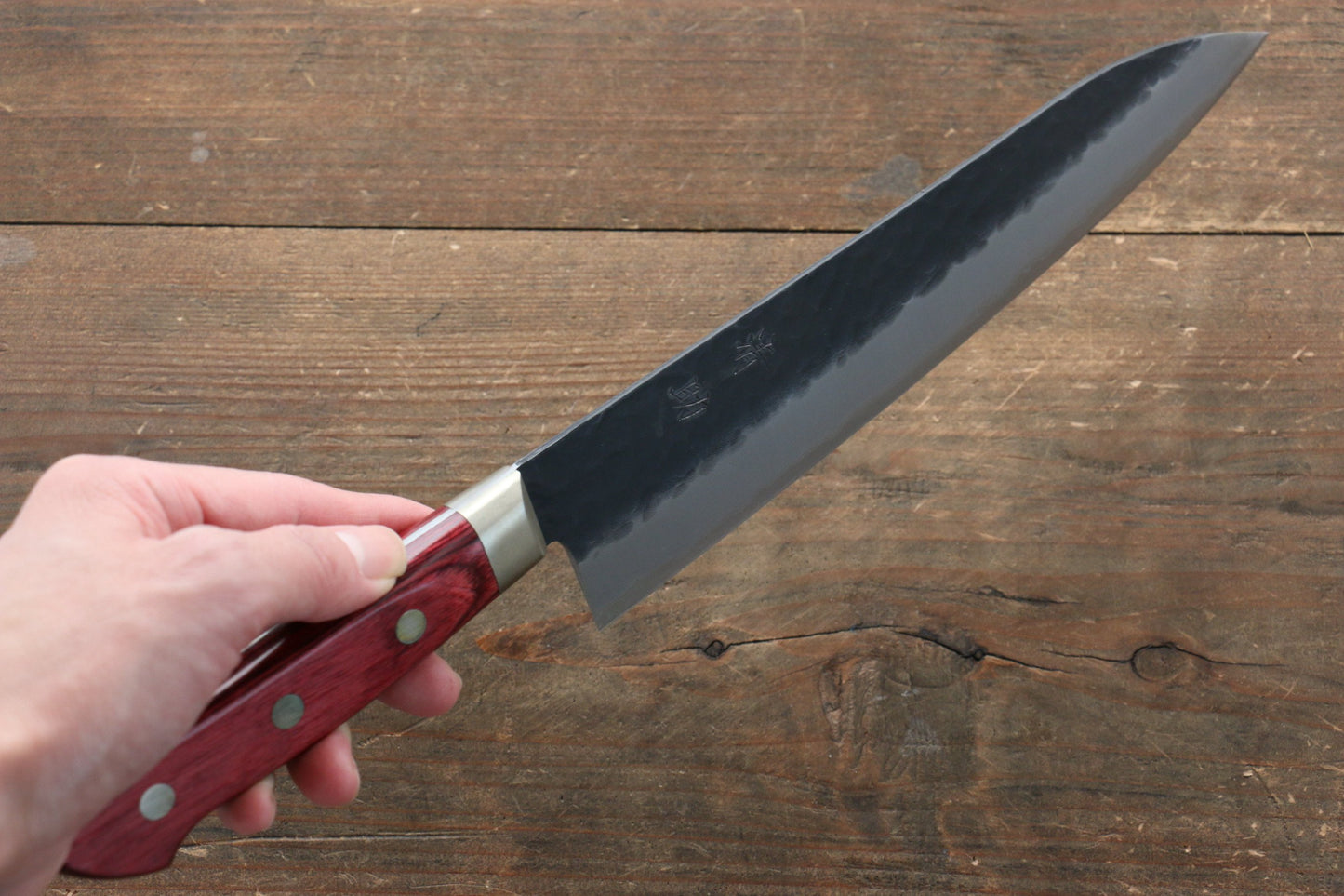 清助 黒紅 青スーパー鋼 鎚目 黒打 牛刀包丁  210mm 赤合板柄 - 清助刃物