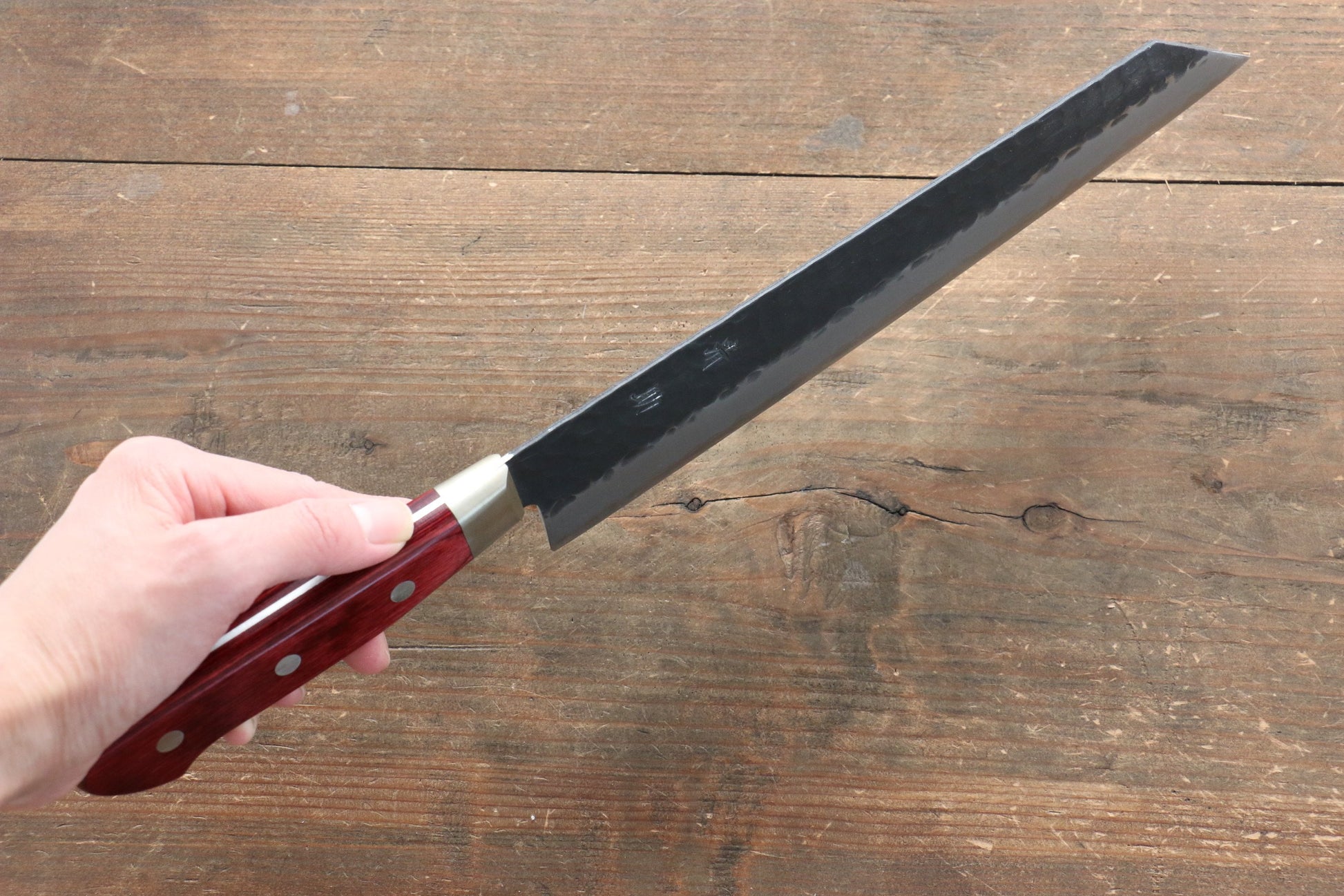 清助 黒紅 青スーパー鋼 鎚目 黒打 切付牛刀包丁  240mm 赤合板柄 - 清助刃物