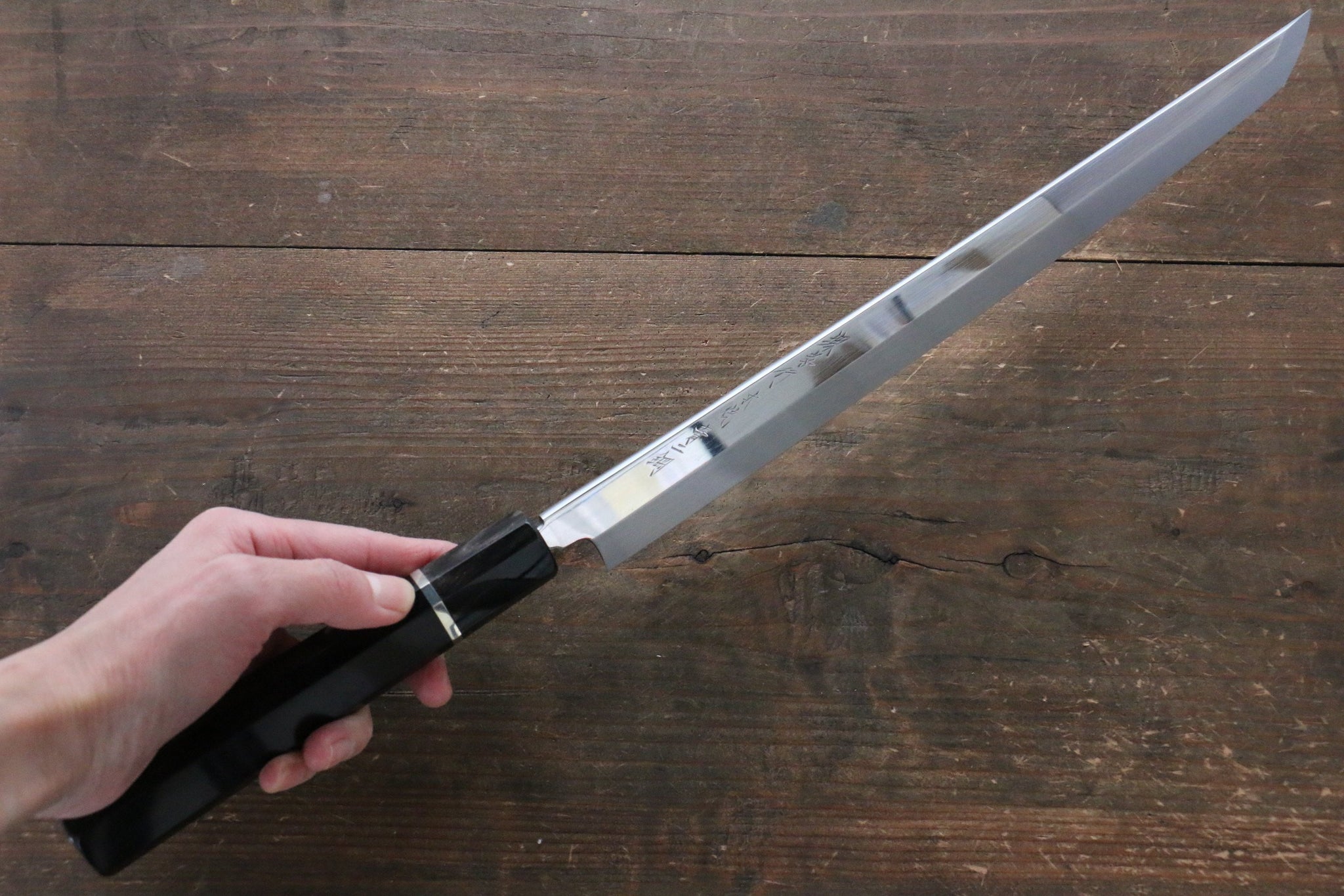 堺 孝行 本焼 青ニ鋼 鏡面仕上げ 先丸蛸引包丁  300mm リング付き黒檀柄 鞘付き - 清助刃物