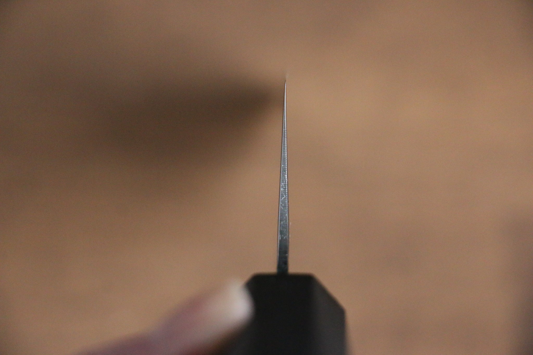 堺 孝行 なないろ VG10 33層 剣型牛刀包丁  190mm ABS樹脂(乾漆墨黒)柄 - 清助刃物