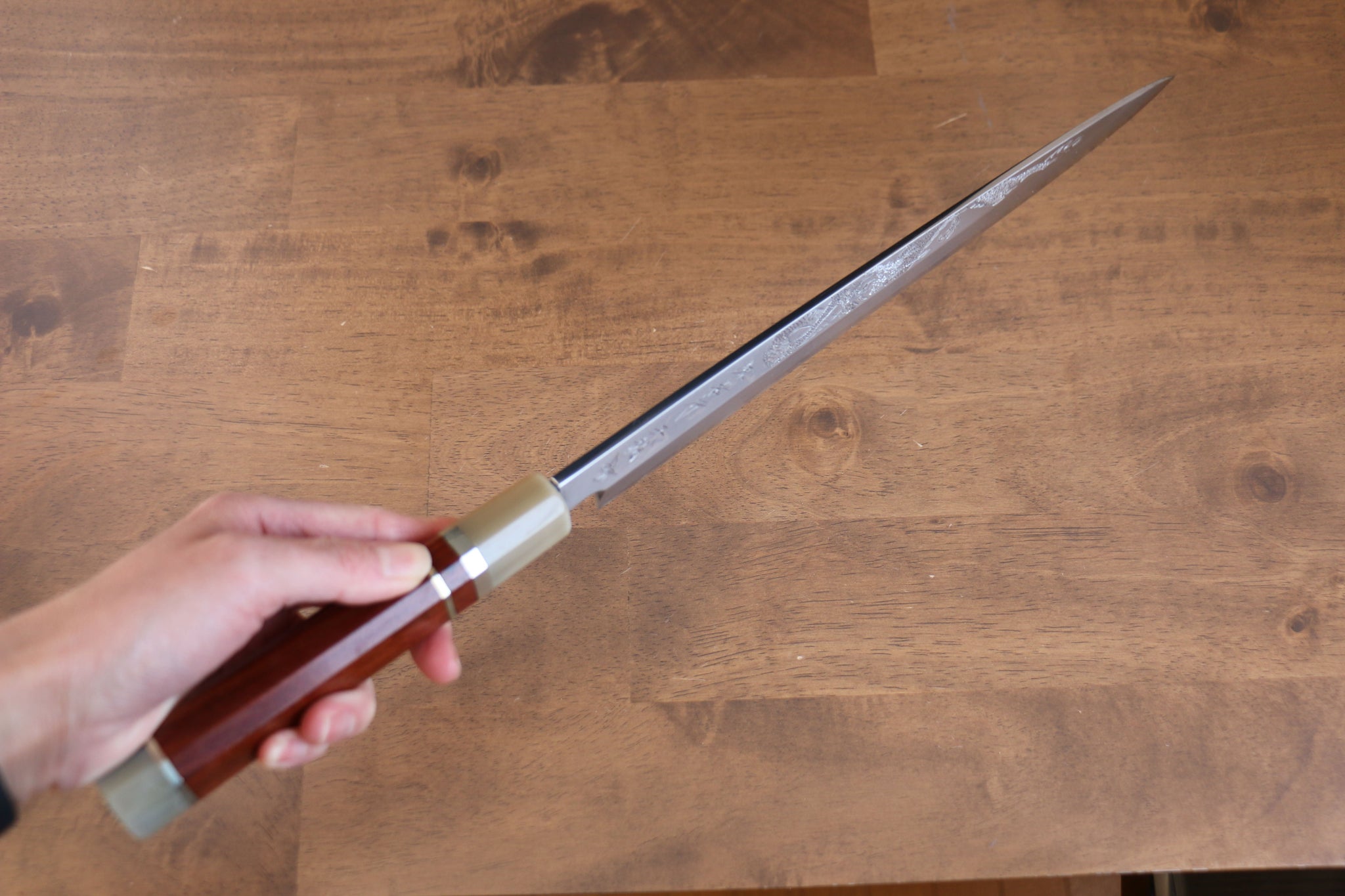 堺 孝行 天龍 うずしお 青ニ鋼 ドラゴンの彫刻入り 柳刃包丁  300mm 赤黒檀柄 鞘付き - 清助刃物