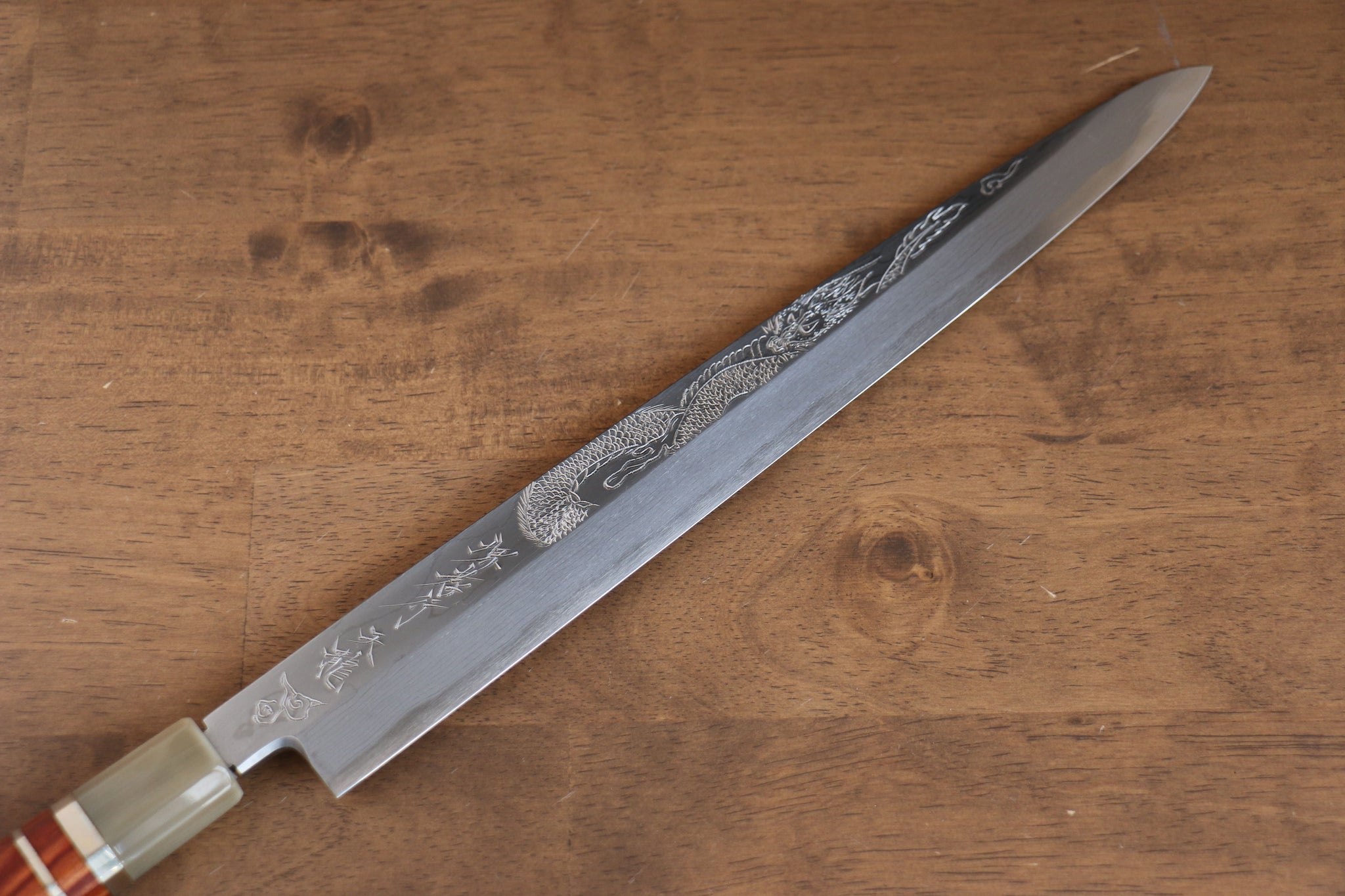 堺 孝行 天龍 うずしお 青ニ鋼 ドラゴンの彫刻入り 柳刃包丁  300mm 赤黒檀柄 鞘付き - 清助刃物