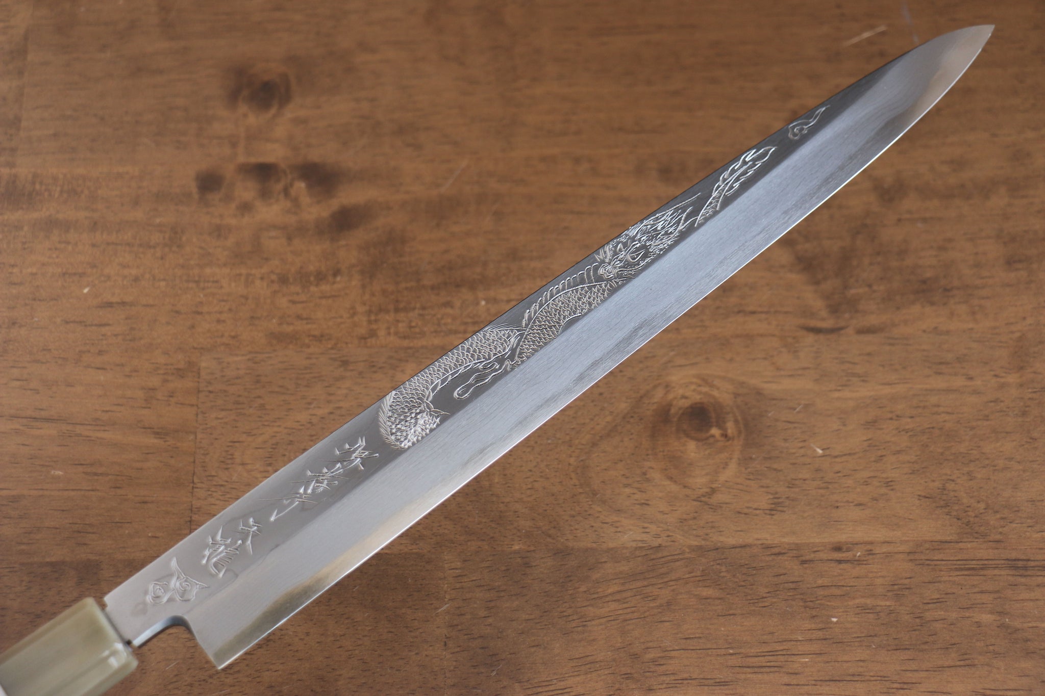 堺 孝行 天龍 うずしお 青ニ鋼 ドラゴンの彫刻入り 柳刃包丁  300mm 赤黒檀柄 鞘付き - 清助刃物