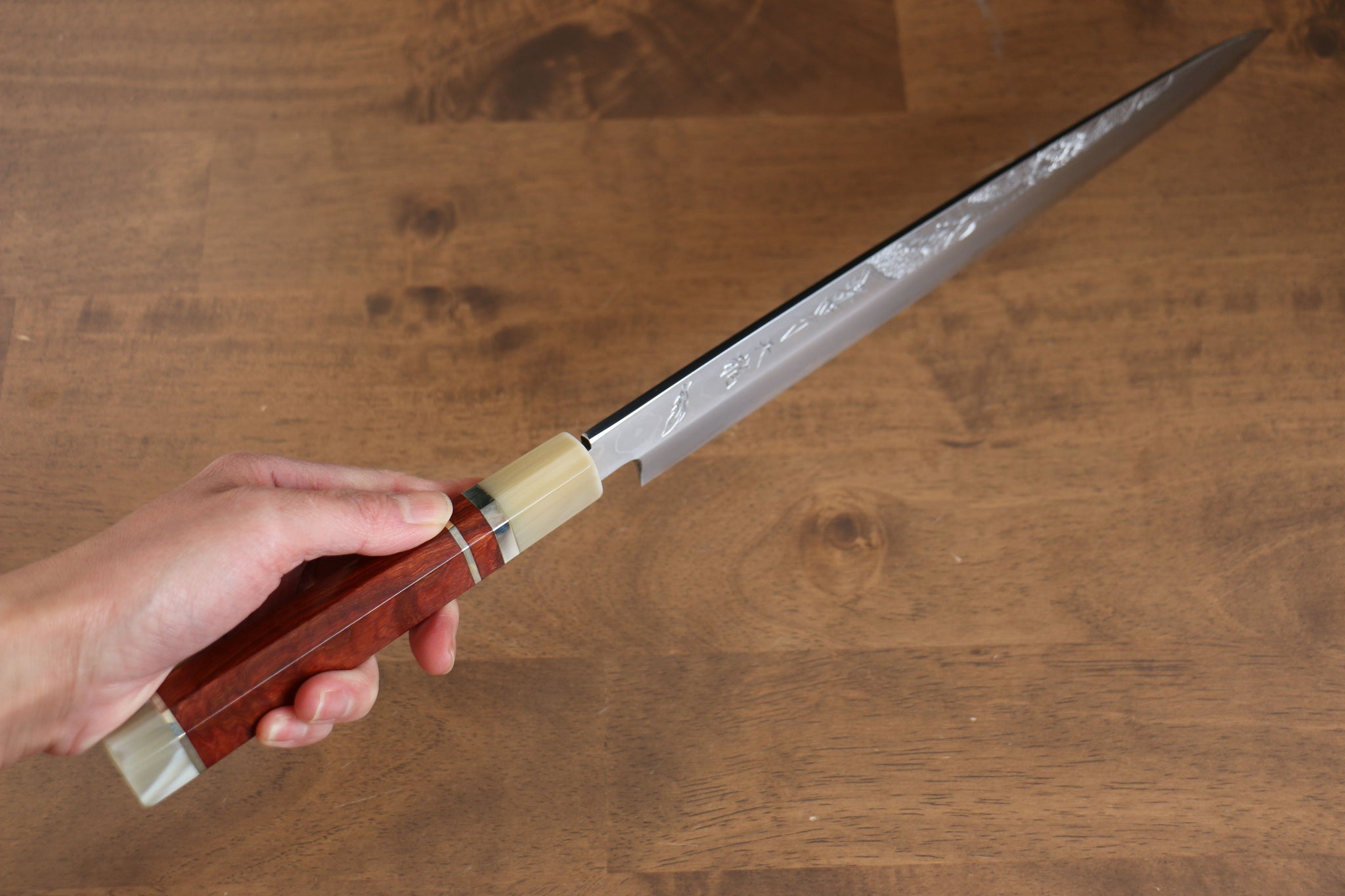 堺 孝行 天龍 うずしお 青ニ鋼 ドラゴンの彫刻入り 柳刃包丁  300mm 赤黒檀柄 鞘付き - 清助刃物