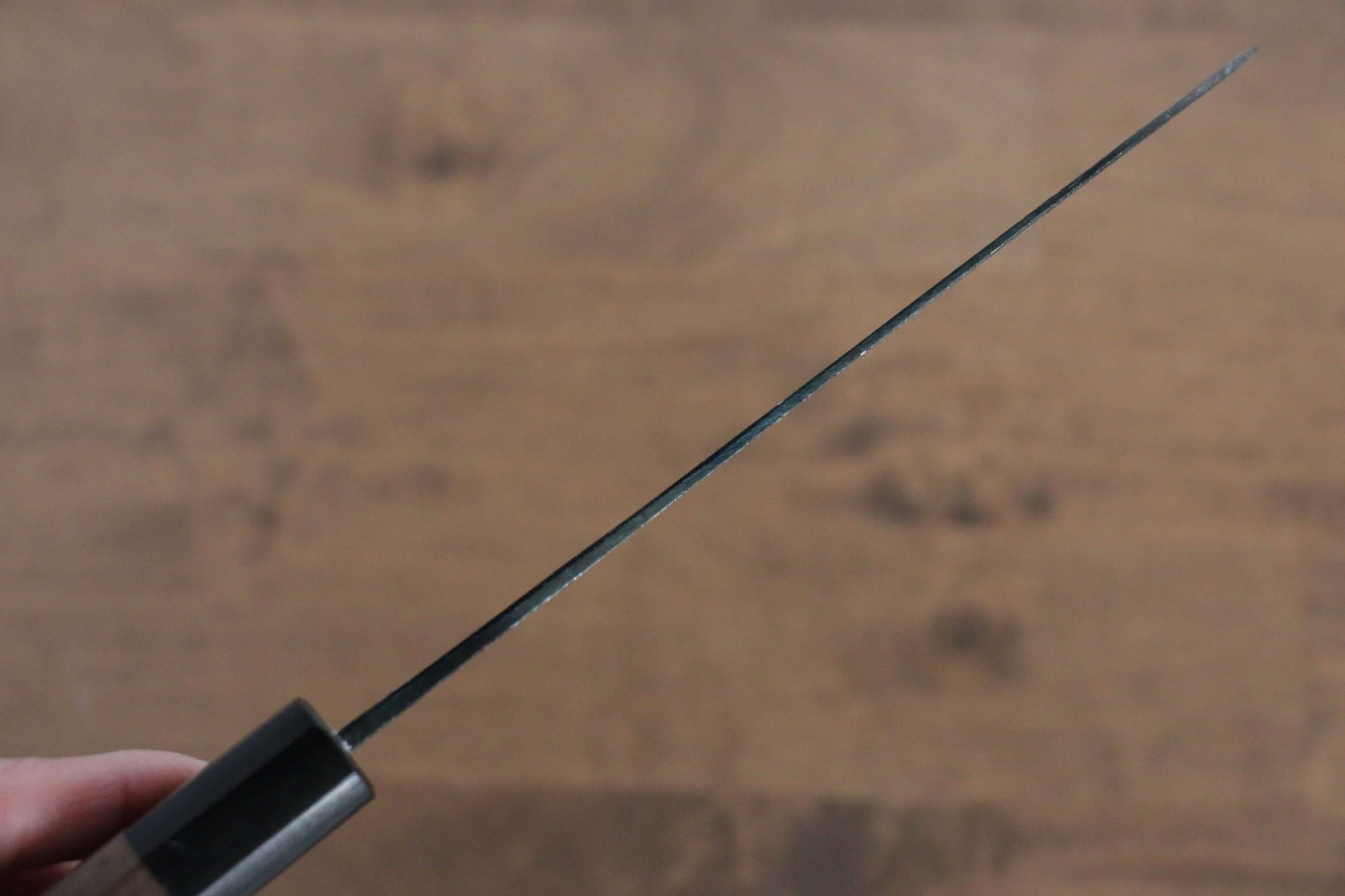 堺 孝行 青ニ鋼 黒打 虎視眈々の彫刻入り 三徳包丁  170mm ウォルナット柄 - 清助刃物