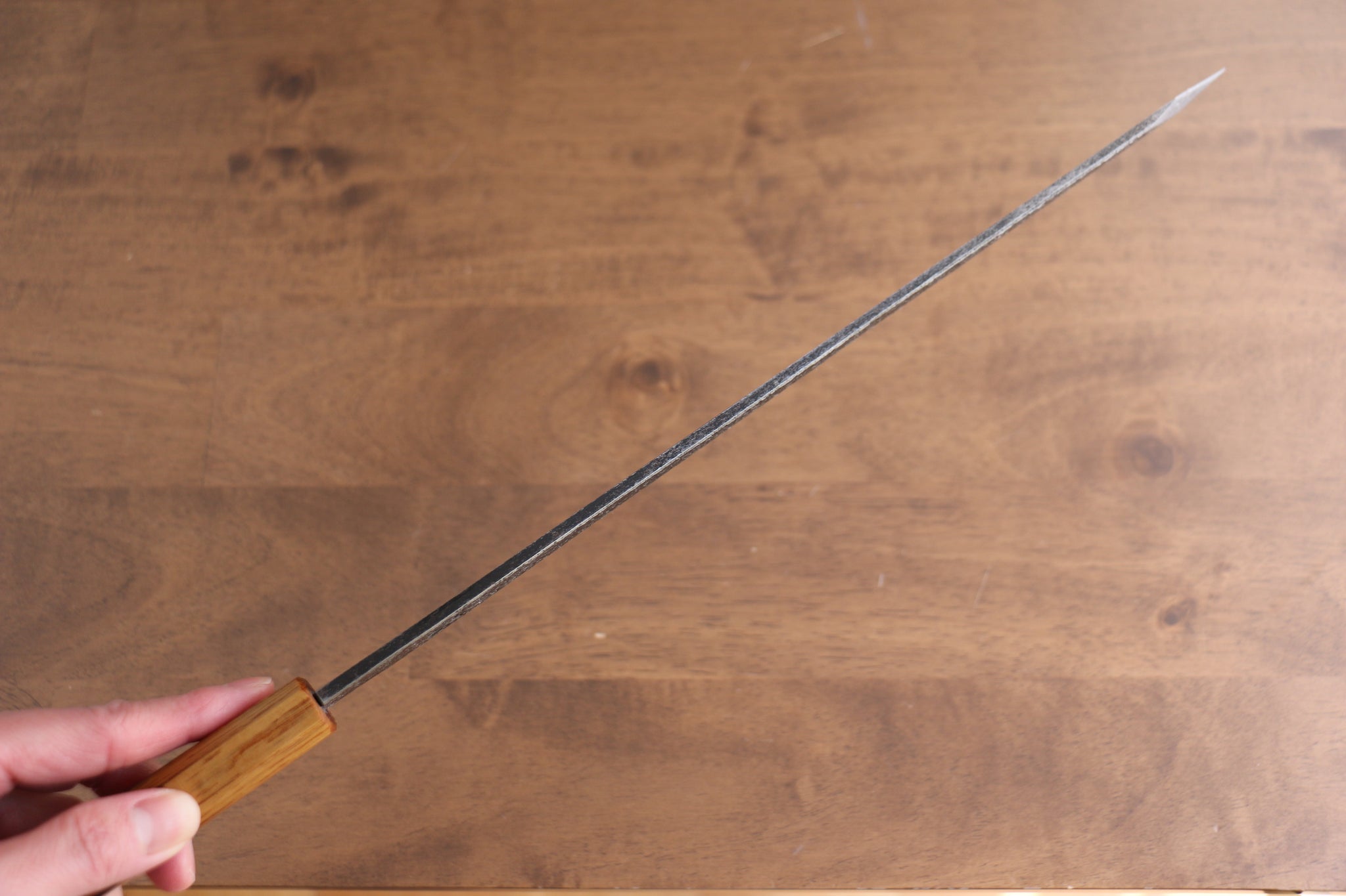 堺 孝行 焔紅蓮 飛燕 青ニ鋼 黒打 鎚目 剣型柳刃包丁  300mm 樫焼柄 - 清助刃物