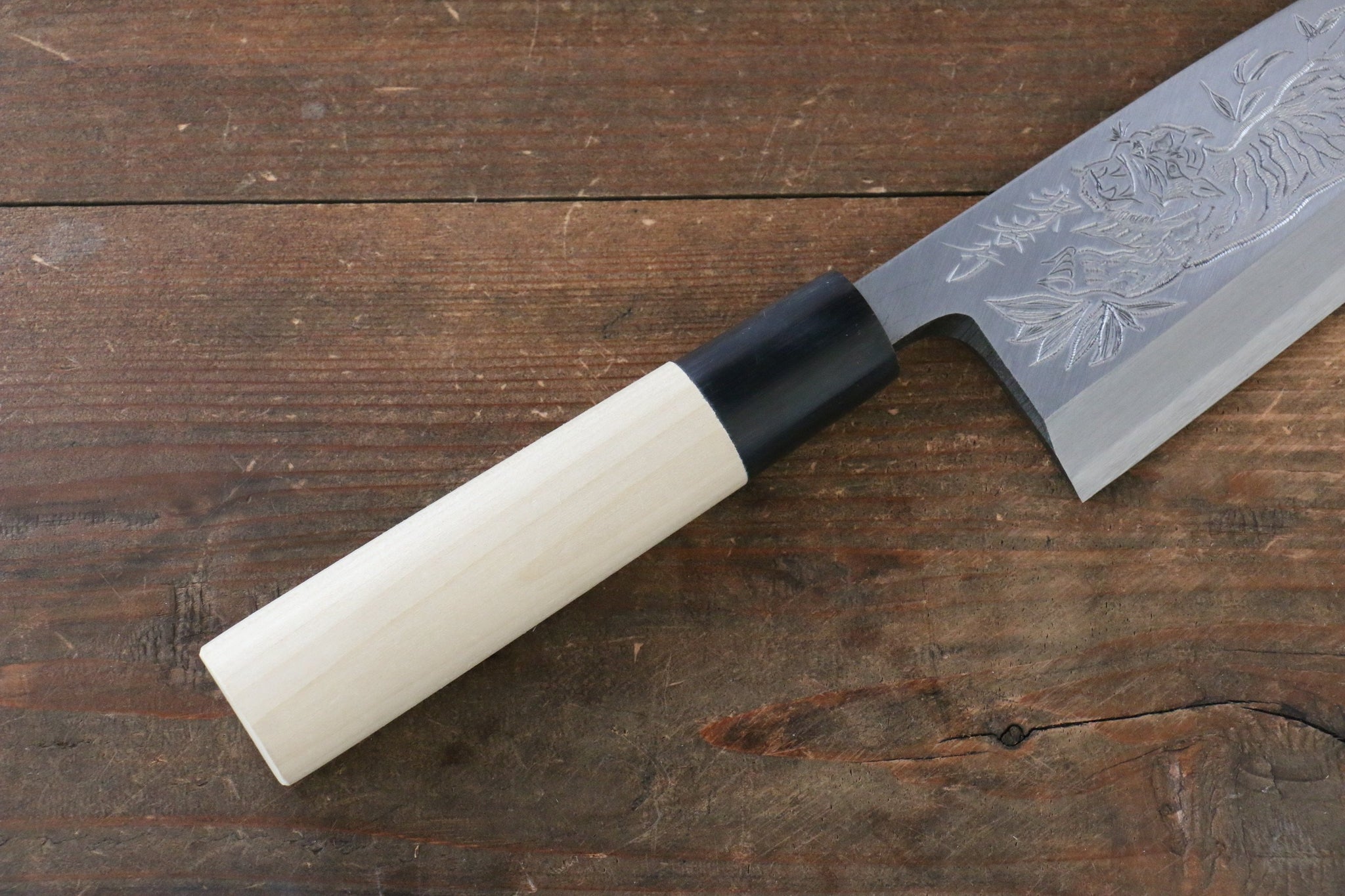 堺 孝行 霞研 白鋼 虎視眈々の彫刻入り 出刃包丁 - 清助刃物