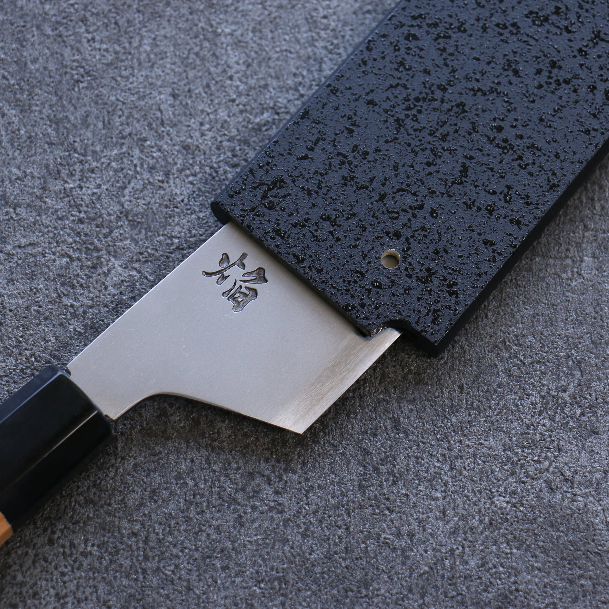 堺 孝行 焔 飛燕 青ニ鋼 牛刀包丁  210mm イチイ柄 鞘付き - 清助刃物