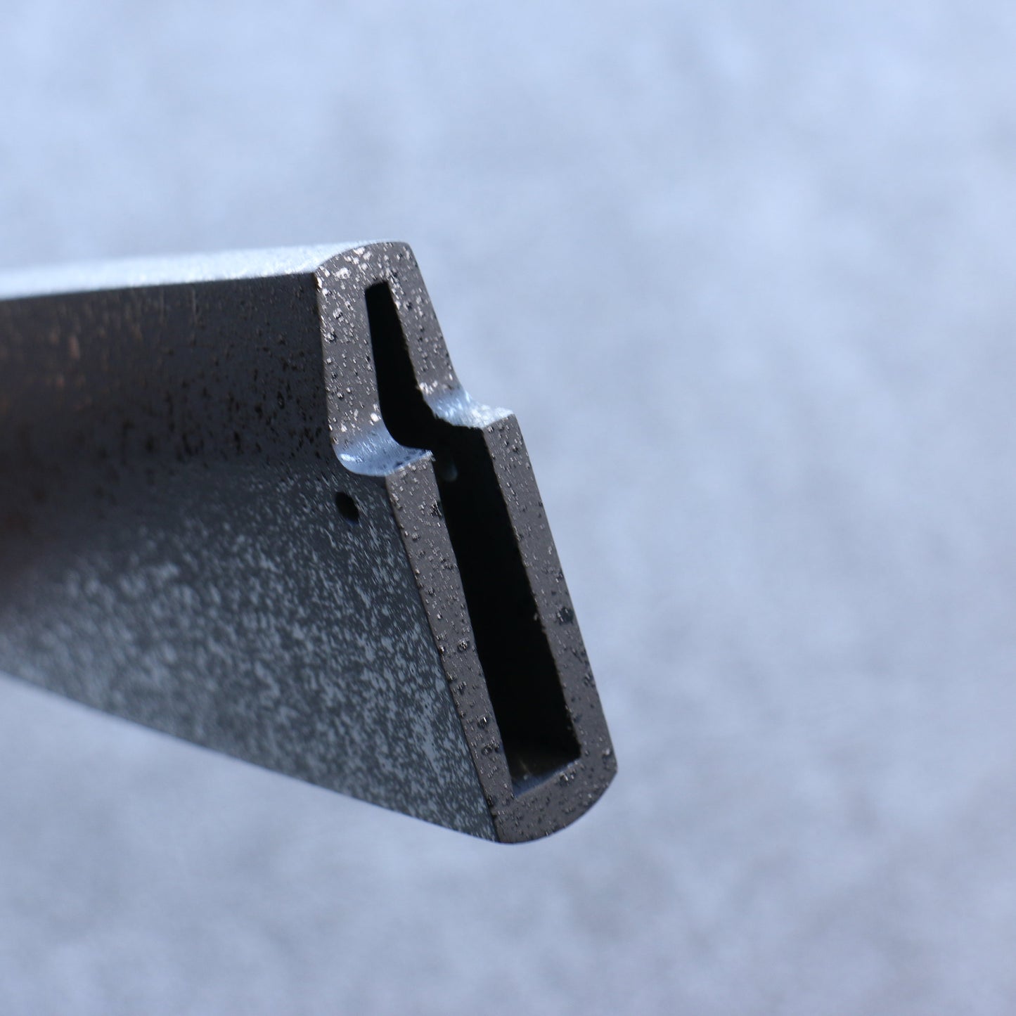 黒石目 朴 鞘 195mm 出刃包丁用 合板ピン付き 金子 - 清助刃物