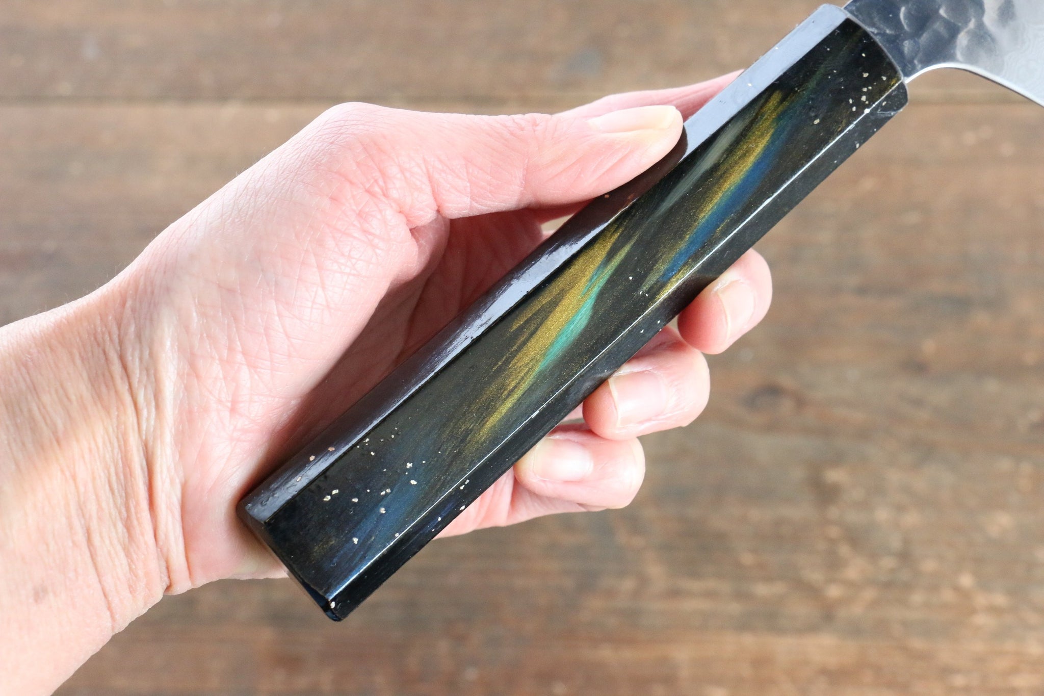 堺 孝行 V金10号 33層ダマスカス 剣型三徳包丁  160mm 樫の木漆塗り(彩宇)柄 - 清助刃物