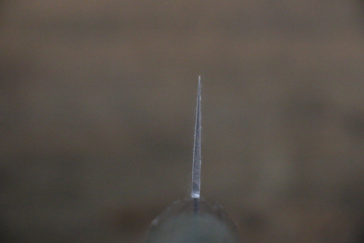 堺 孝行 45層 ダマスカス 鎚目 牛刀包丁 240mm 緑漆塗り柄  鞘付き - 清助刃物