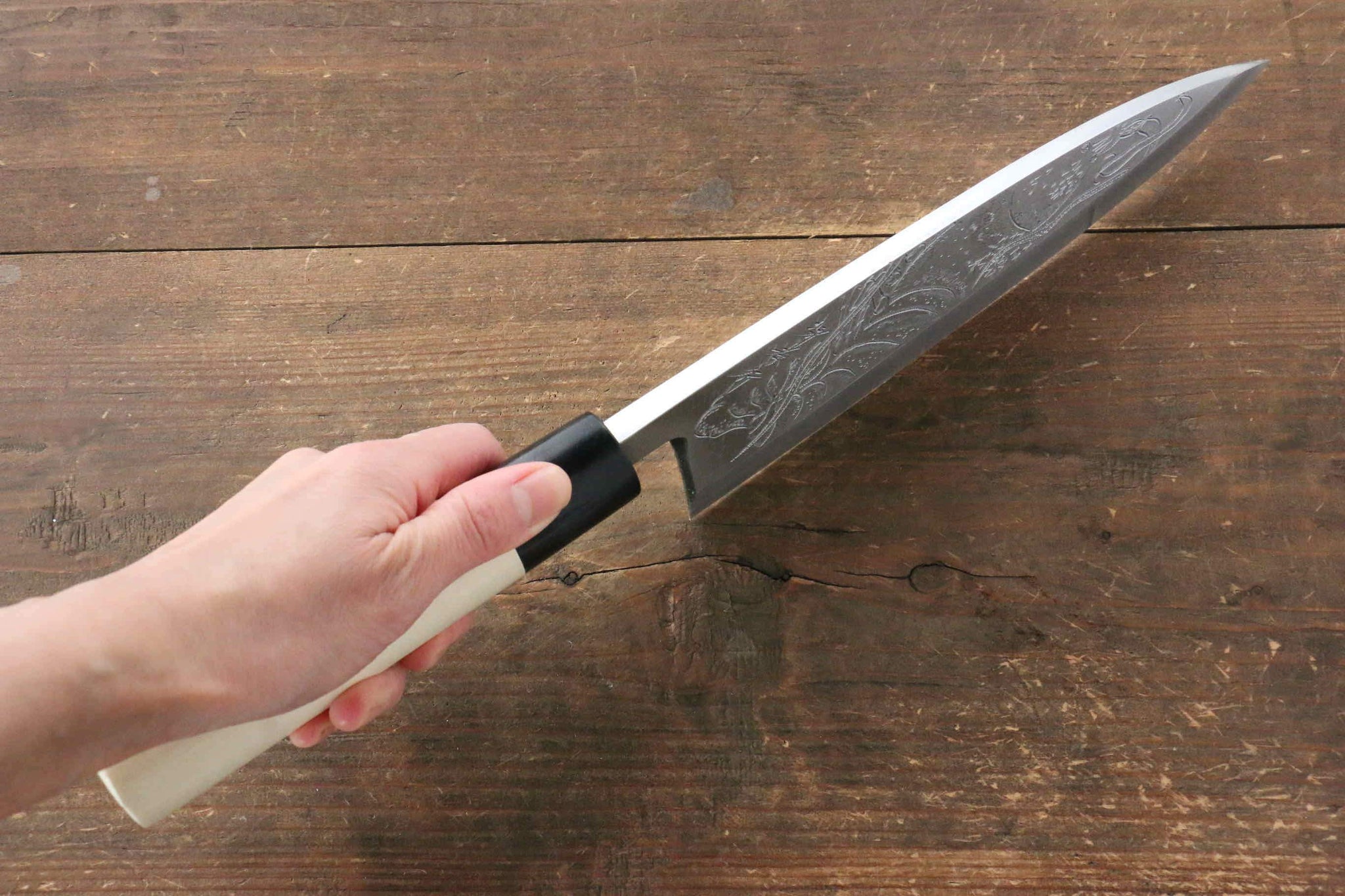 堺 孝行 霞研 白鋼 エビの彫刻入り 出刃包丁  朴柄 - 清助刃物